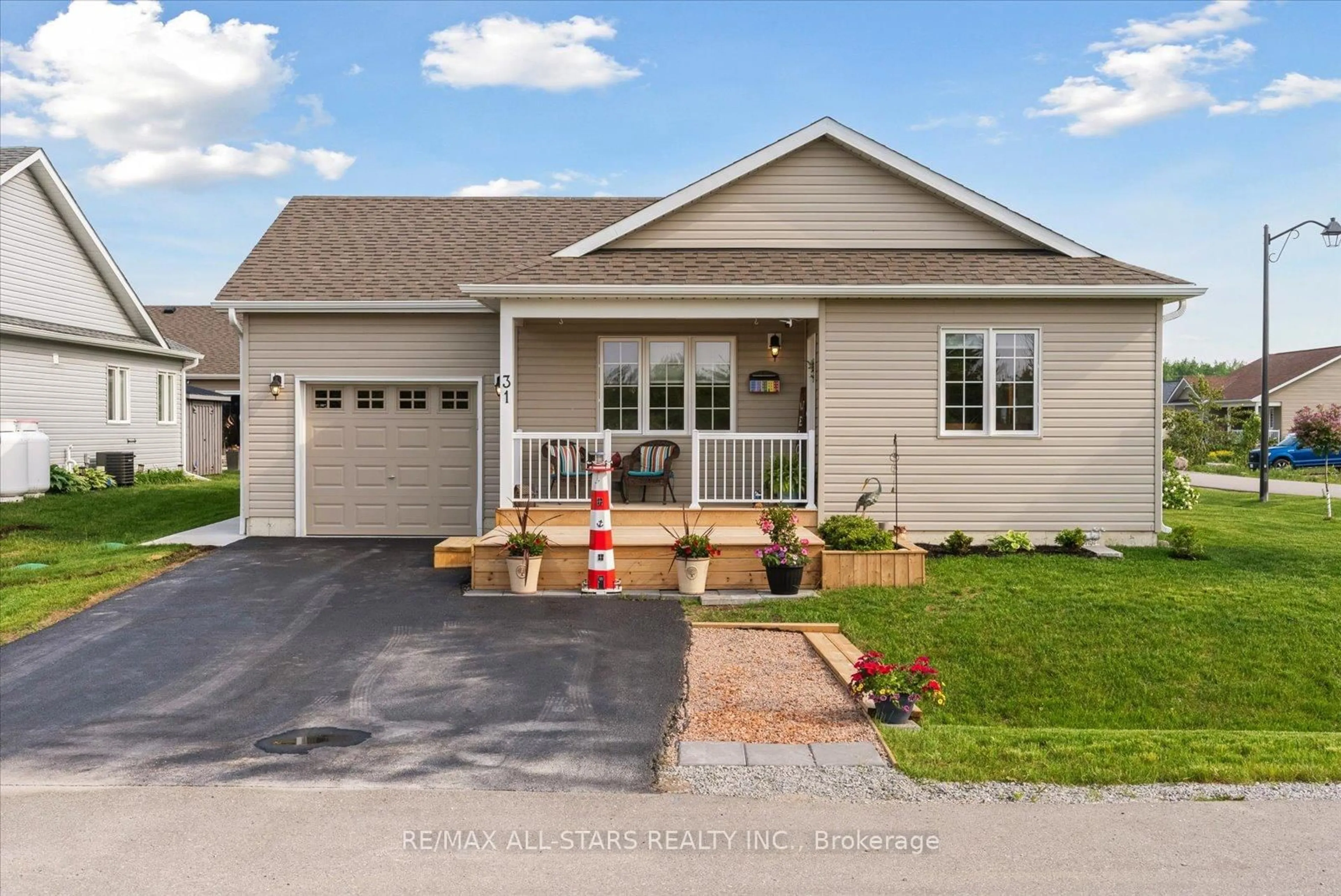 Home with vinyl exterior material, street for 31 Reynolds Dr, Ramara Ontario L3V 8K1