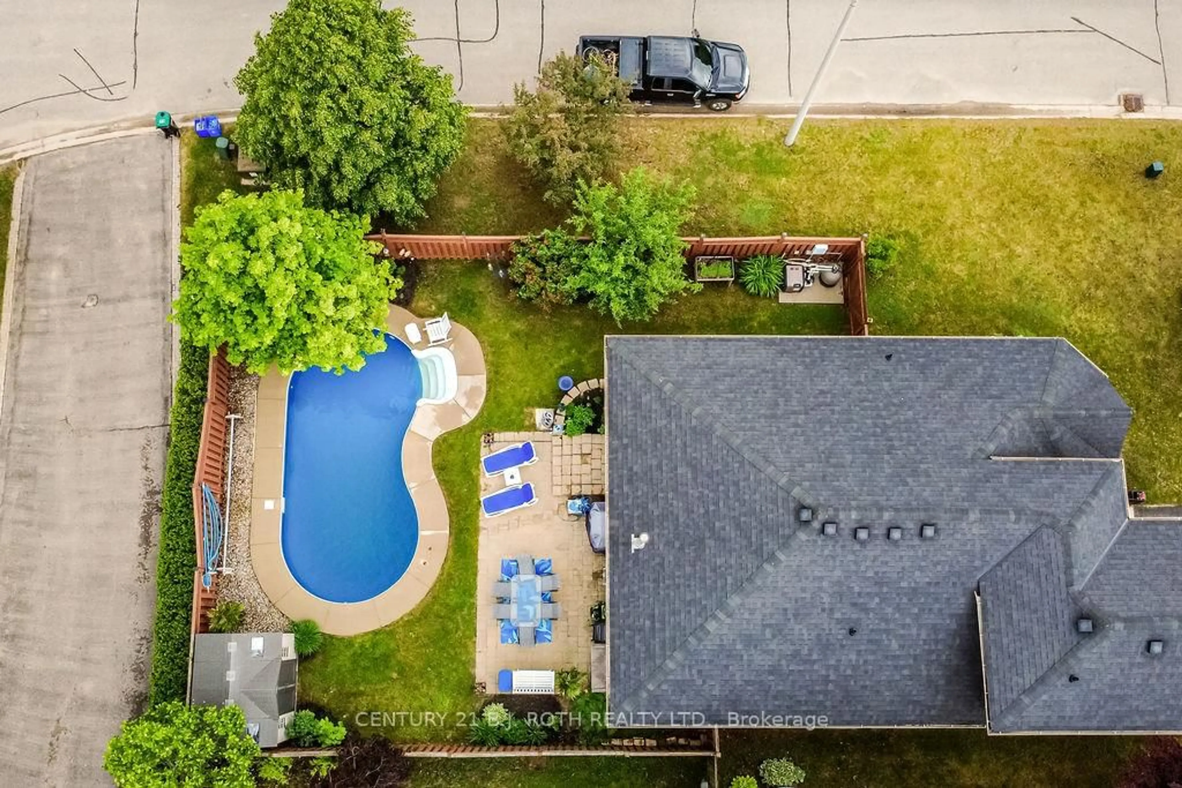Pool for 30 Mcavoy Dr, Barrie Ontario L4N 0P8