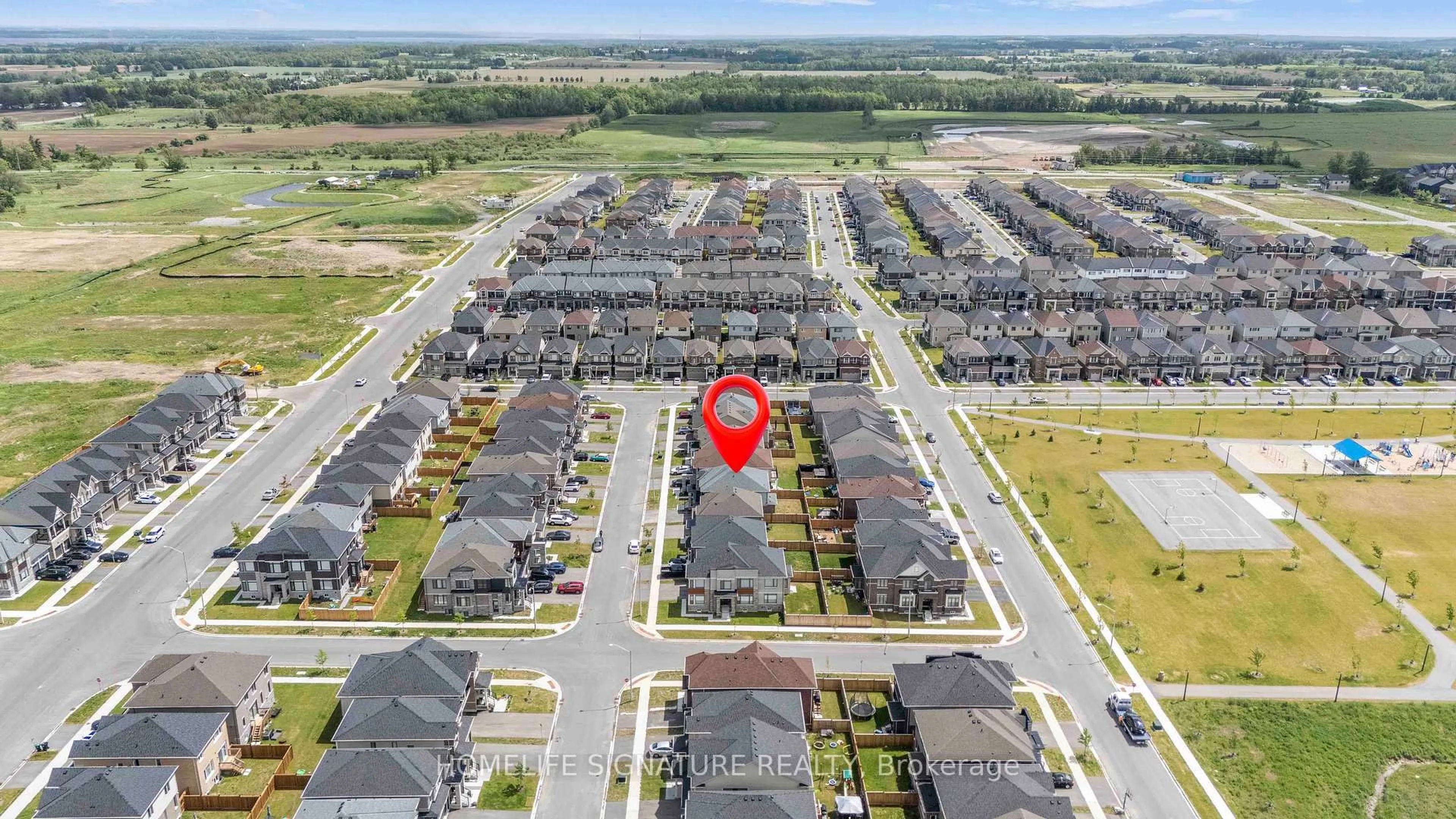 A pic from outside/outdoor area/front of a property/back of a property/a pic from drone, street for 11 Ludlow Dr, Barrie Ontario L9J 0L8