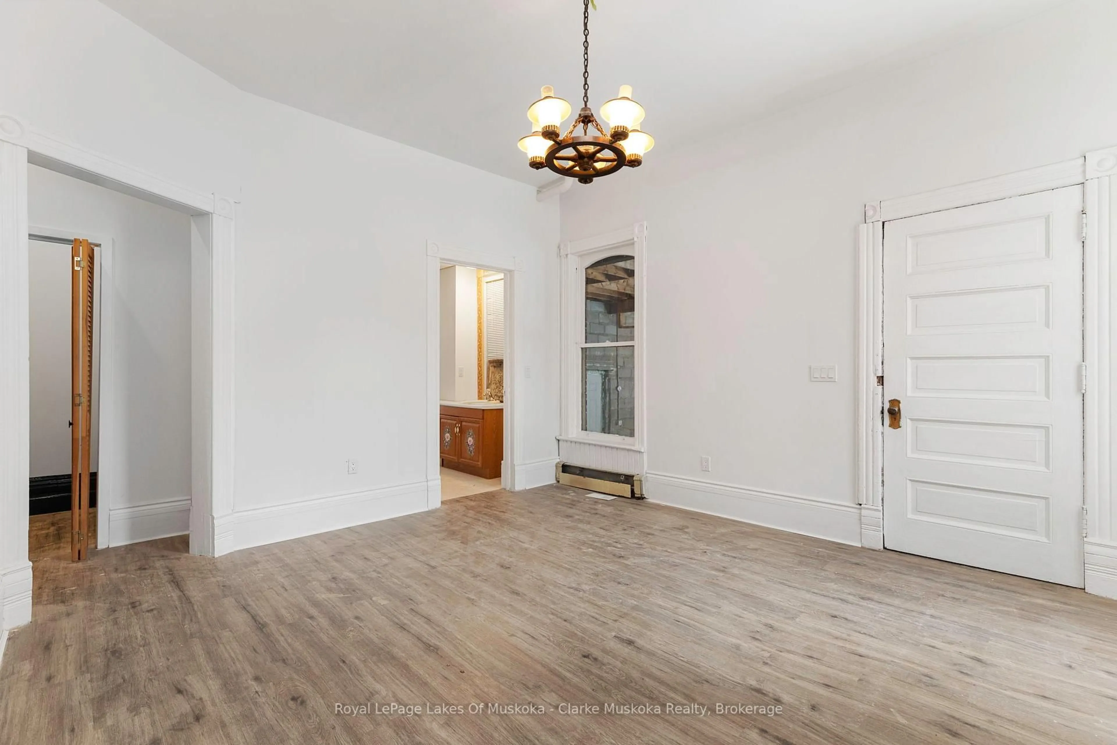 A pic of a room for 1 Sturgeon Bay Rd, Severn Ontario L0K 1E0