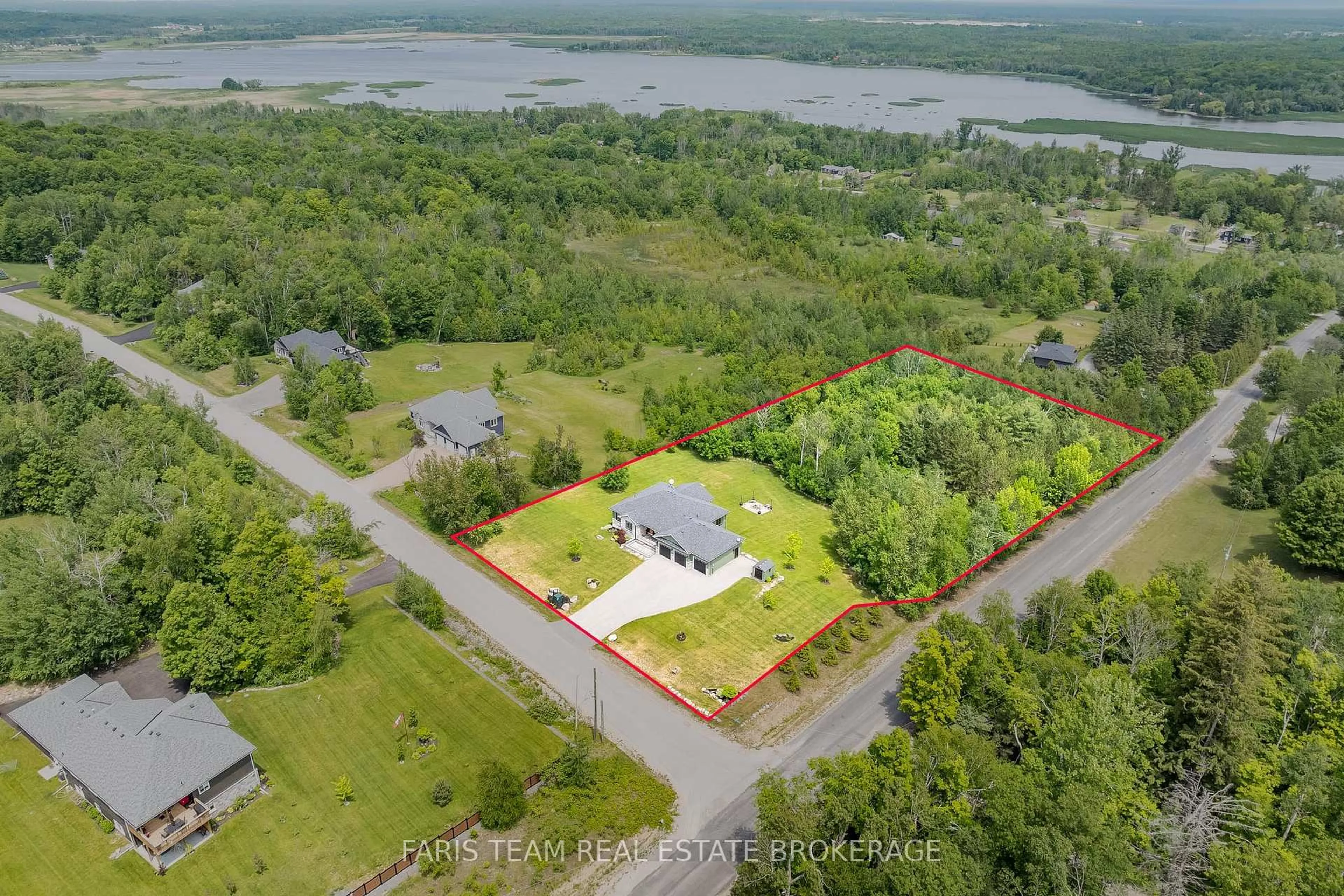 A pic from outside/outdoor area/front of a property/back of a property/a pic from drone, water/lake/river/ocean view for 1607 Georgian Heights Blvd, Severn Ontario L0K 2C0