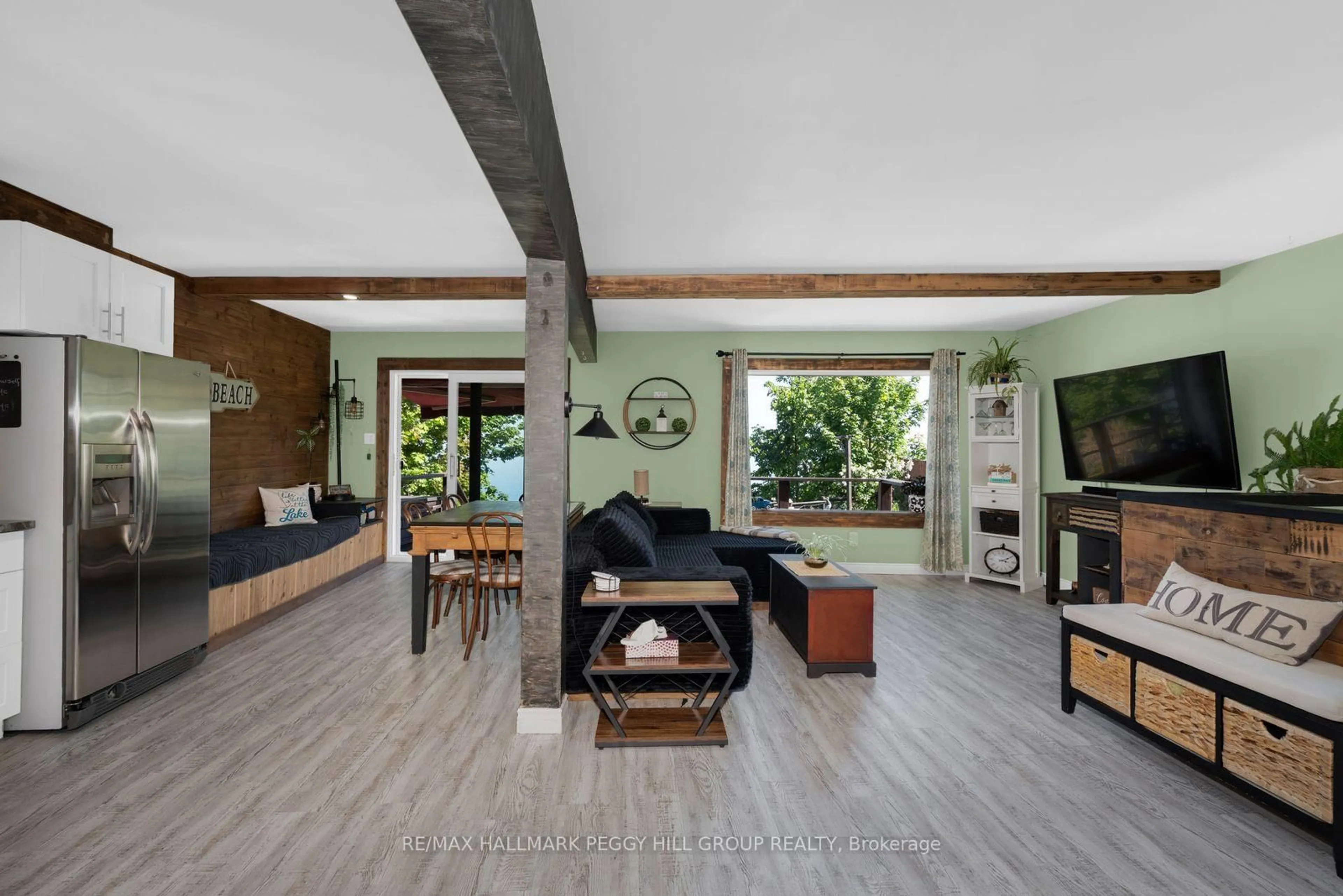 Living room with furniture, unknown for 17 Stanley Ave, Oro-Medonte Ontario L0L 1T0