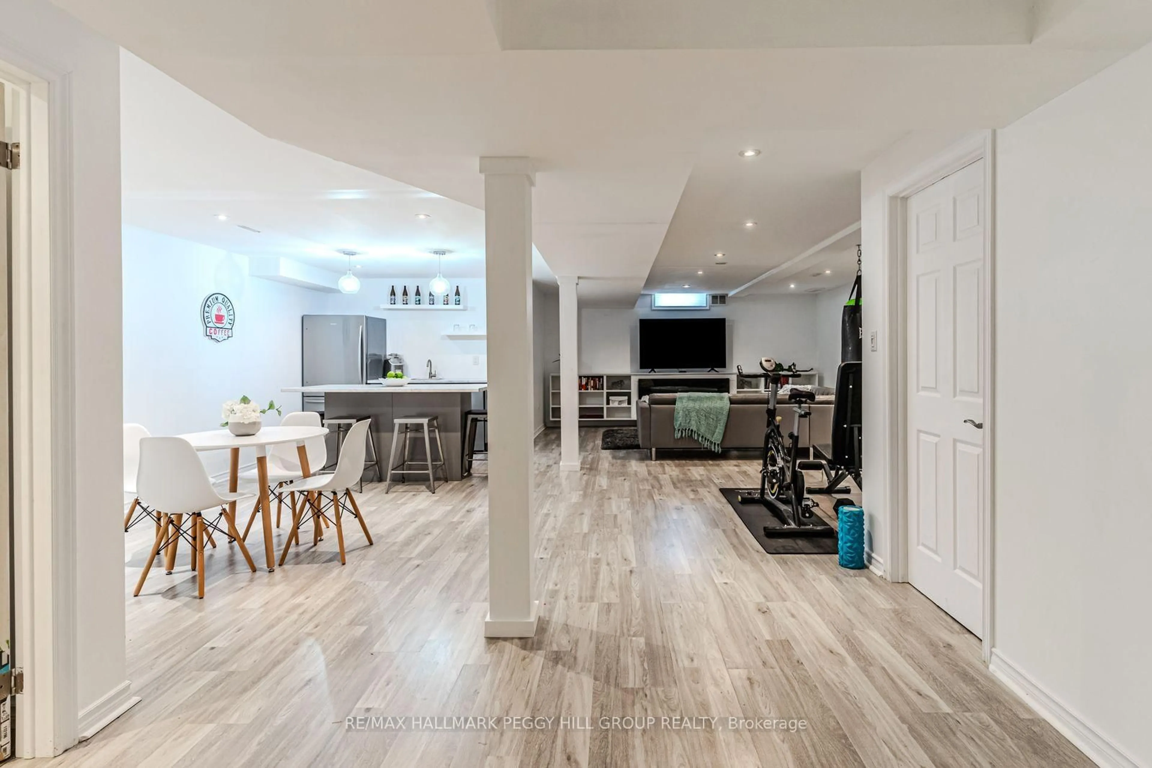 Open concept kitchen, unknown for 64 Lake Cres, Barrie Ontario L4N 6A6