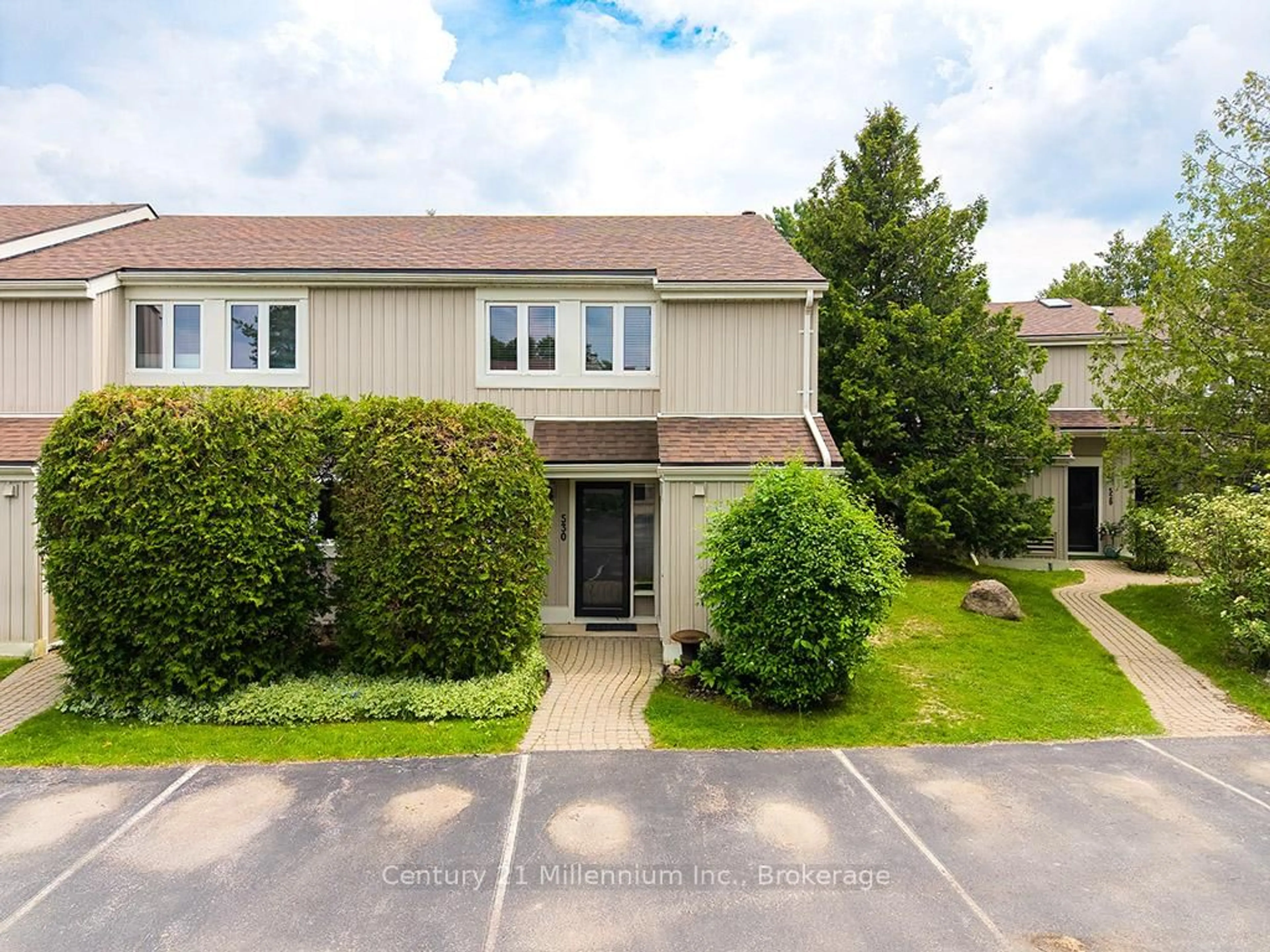 A pic from outside/outdoor area/front of a property/back of a property/a pic from drone, unknown for 22 Dawson Dr #530, Collingwood Ontario L9Y 5B4