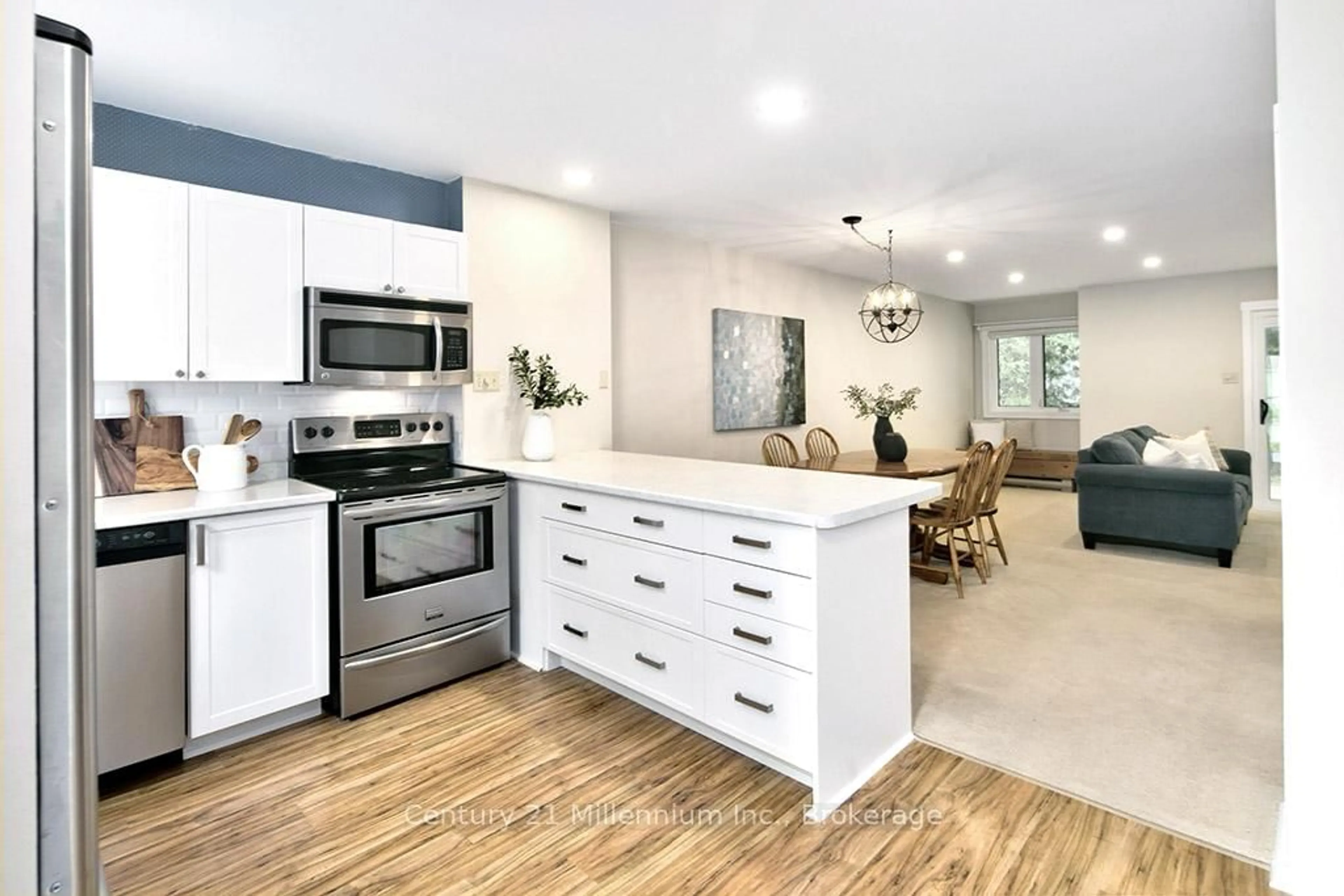 Open concept kitchen, unknown for 22 Dawson Dr #530, Collingwood Ontario L9Y 5B4