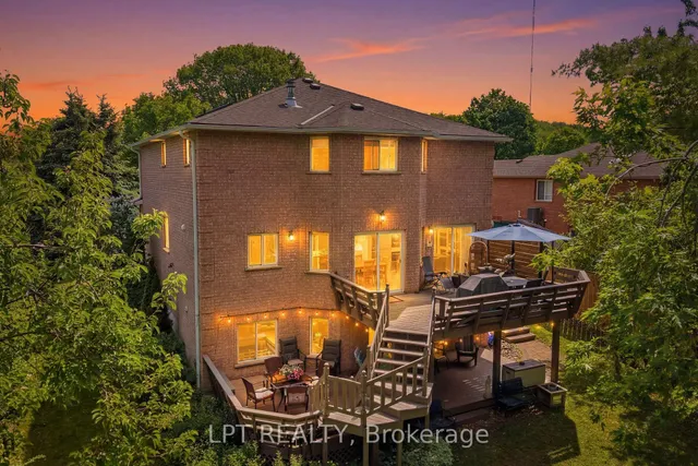 24 Snowshoe Tr, Barrie 3