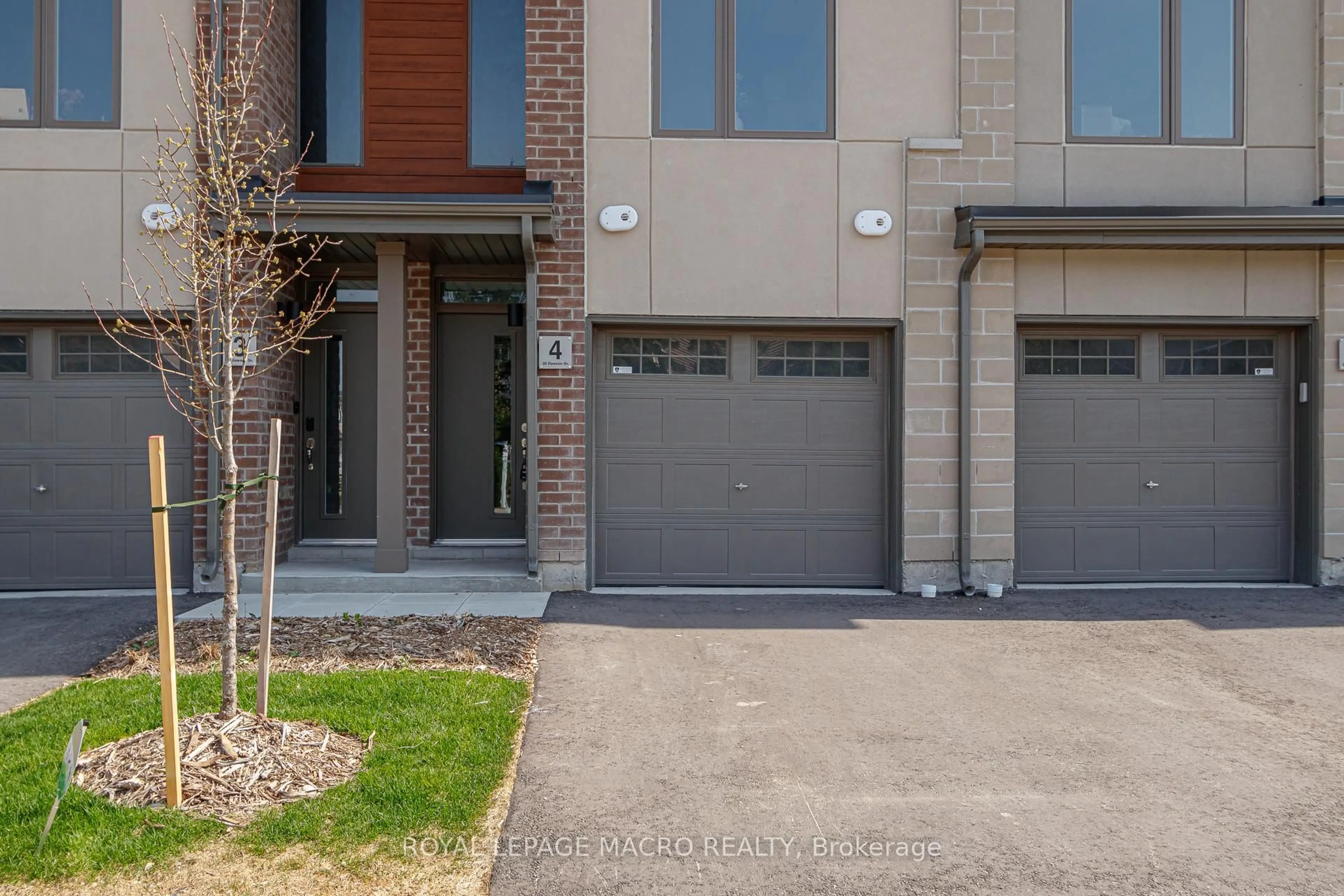 Home with brick exterior material, street for 35 Dawson Dr #4, Collingwood Ontario L9Y 5T1