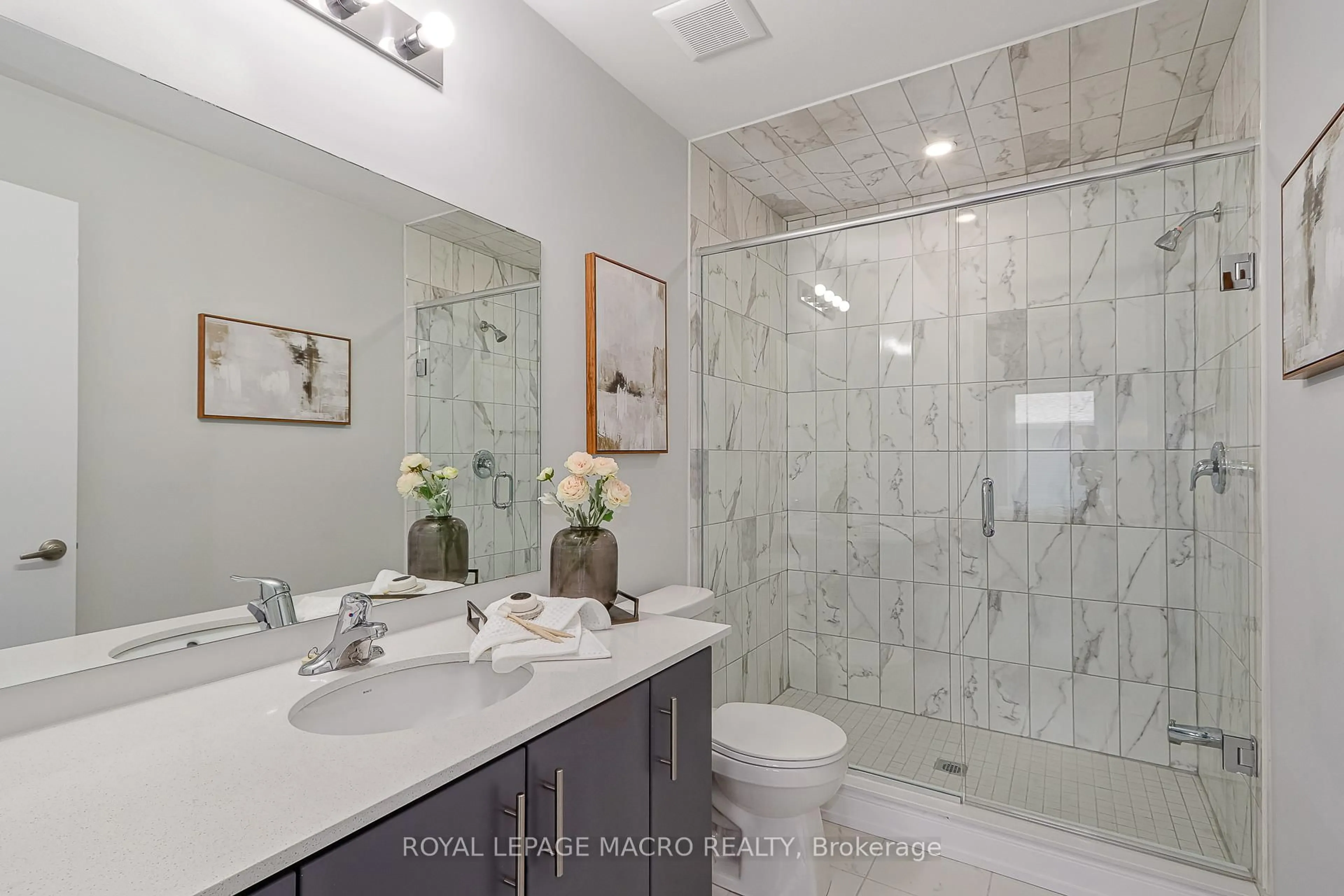 Contemporary bathroom, ceramic/tile floor for 35 Dawson Dr #4, Collingwood Ontario L9Y 5T1