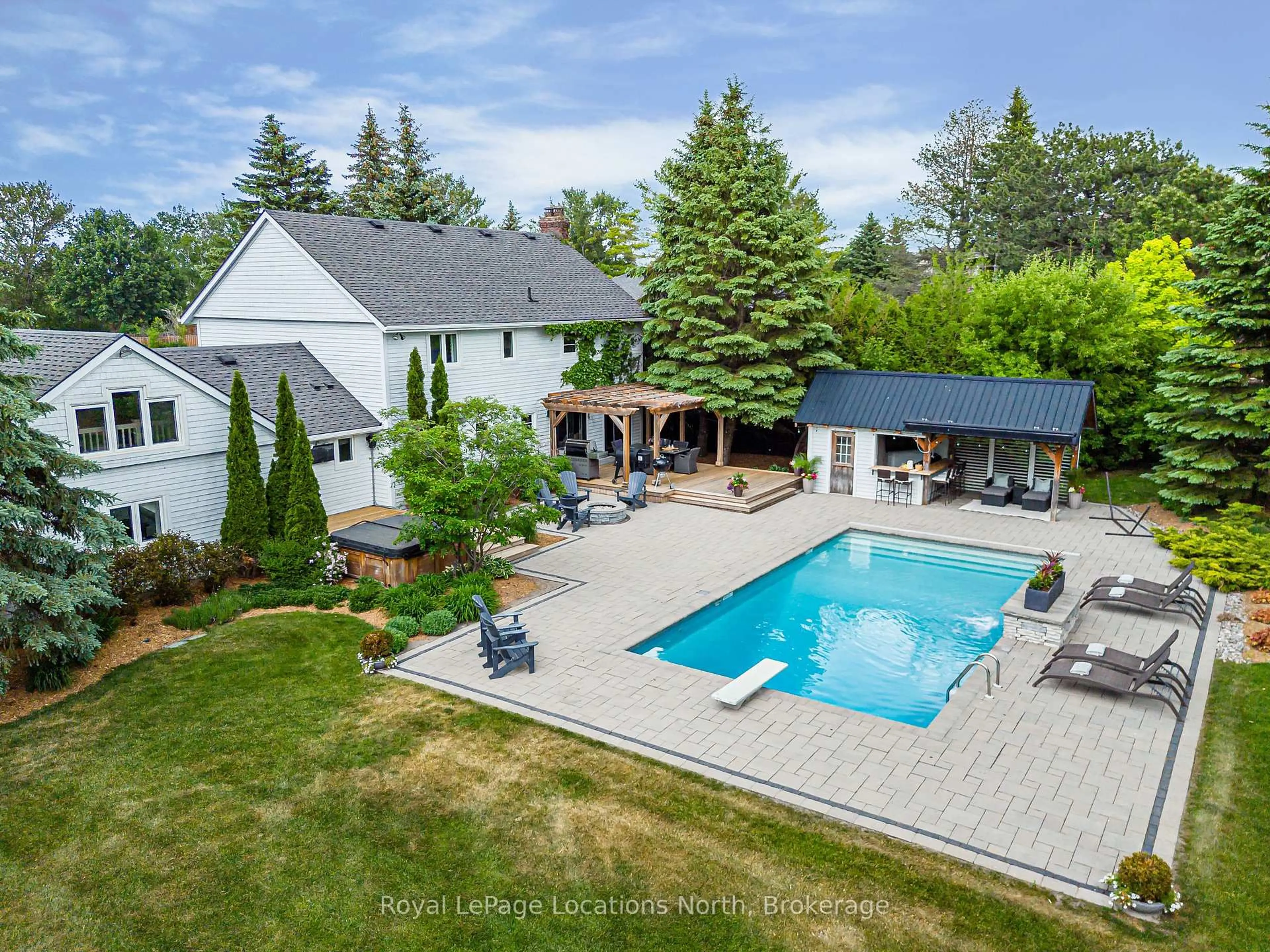 A pic from outside/outdoor area/front of a property/back of a property/a pic from drone, water/lake/river/ocean view for 42 Lockhart Rd, Collingwood Ontario L9Y 2L3