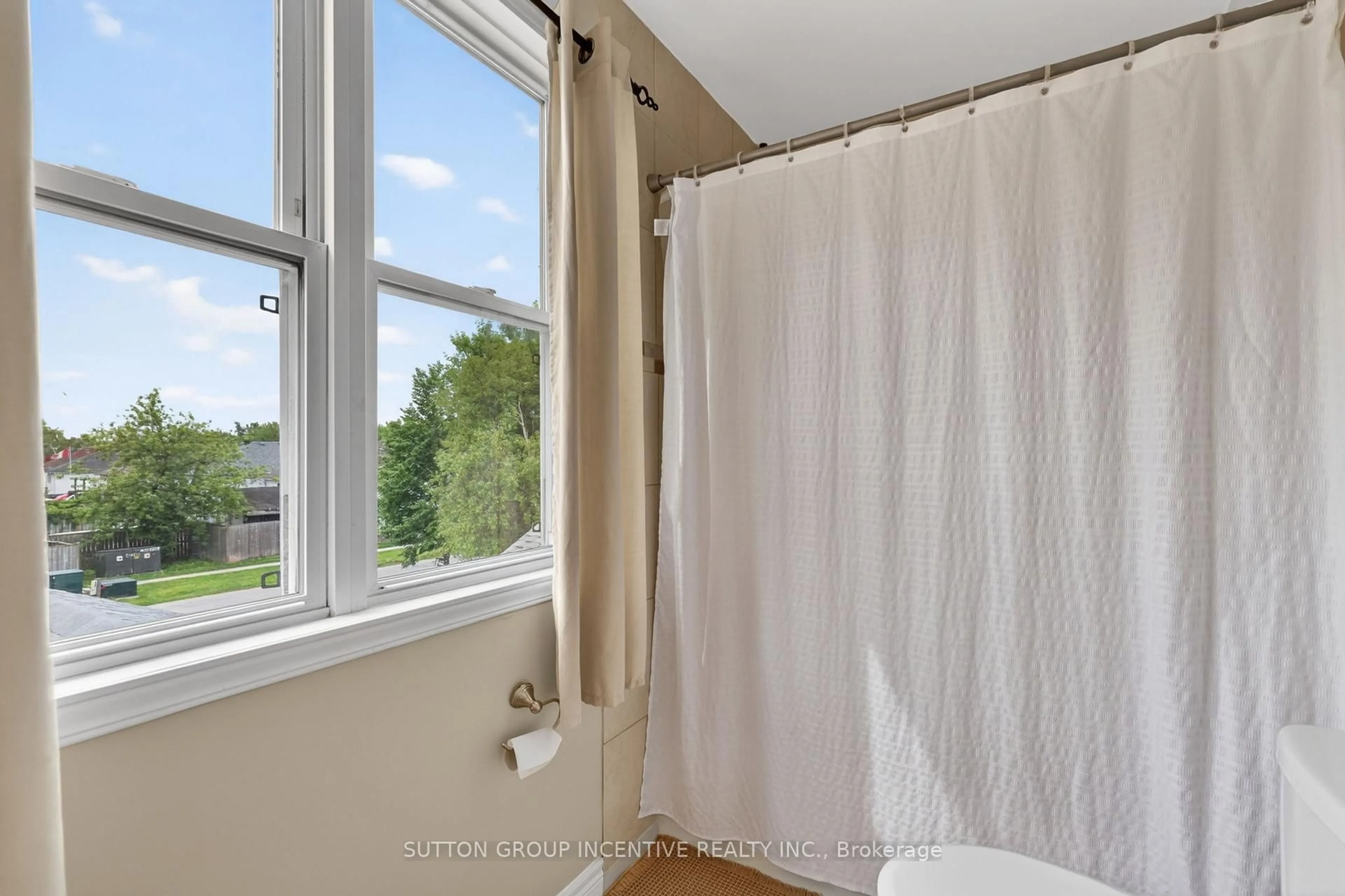 Unknown for 8 Patton Rd, Barrie Ontario L4N 6T8