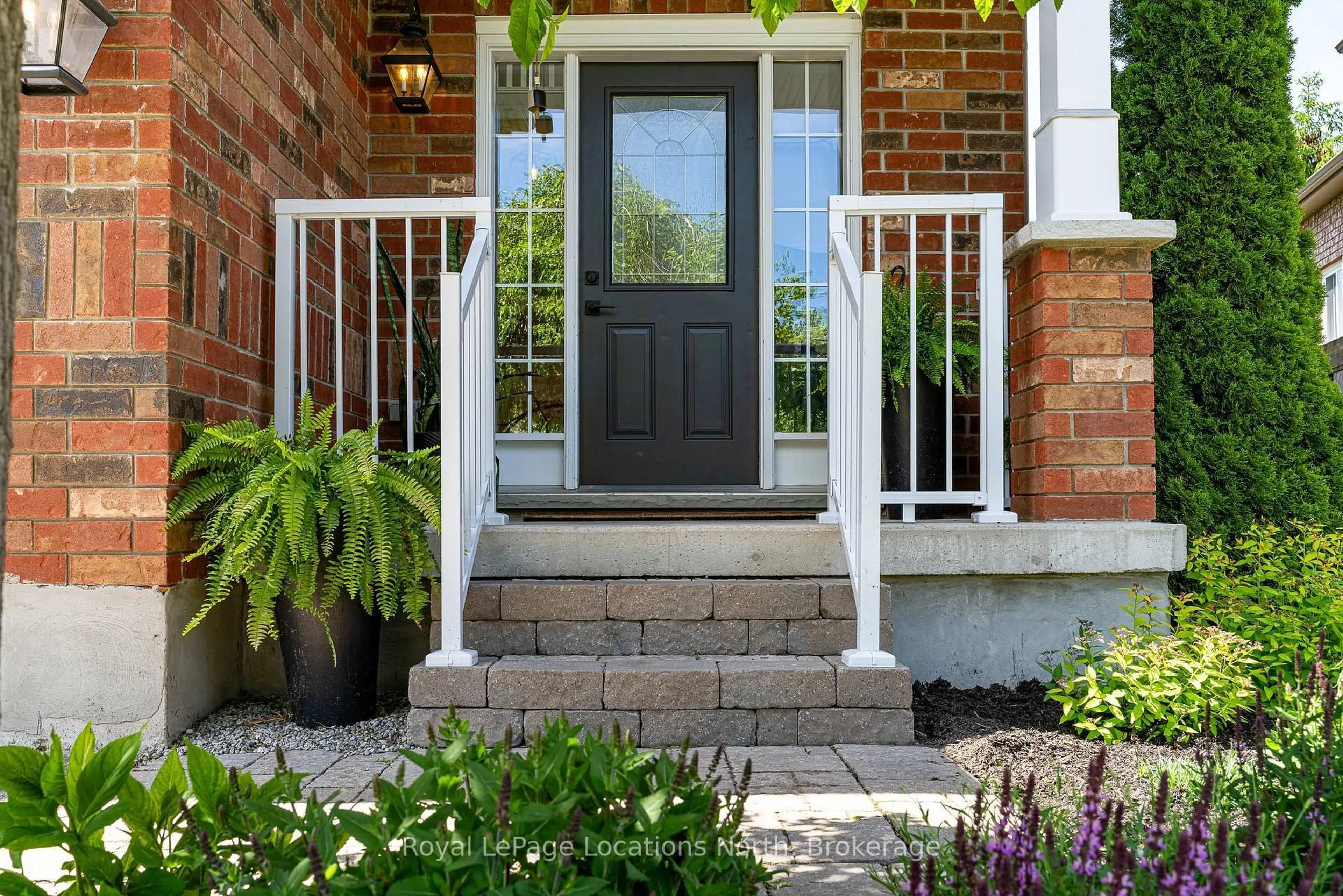Indoor entryway for 12 Patton St, Collingwood Ontario L9Y 0E5