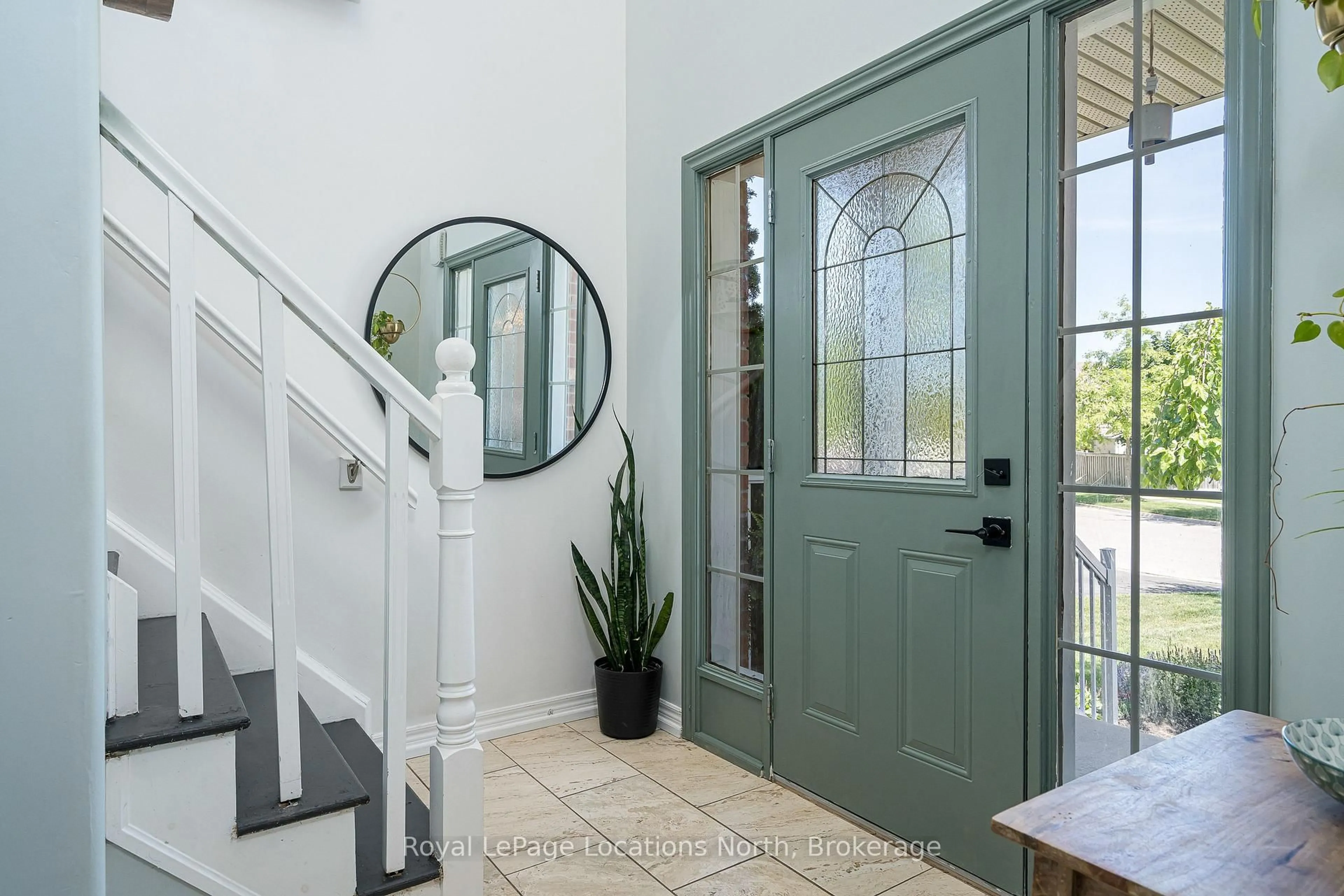 Indoor entryway for 12 Patton St, Collingwood Ontario L9Y 0E5