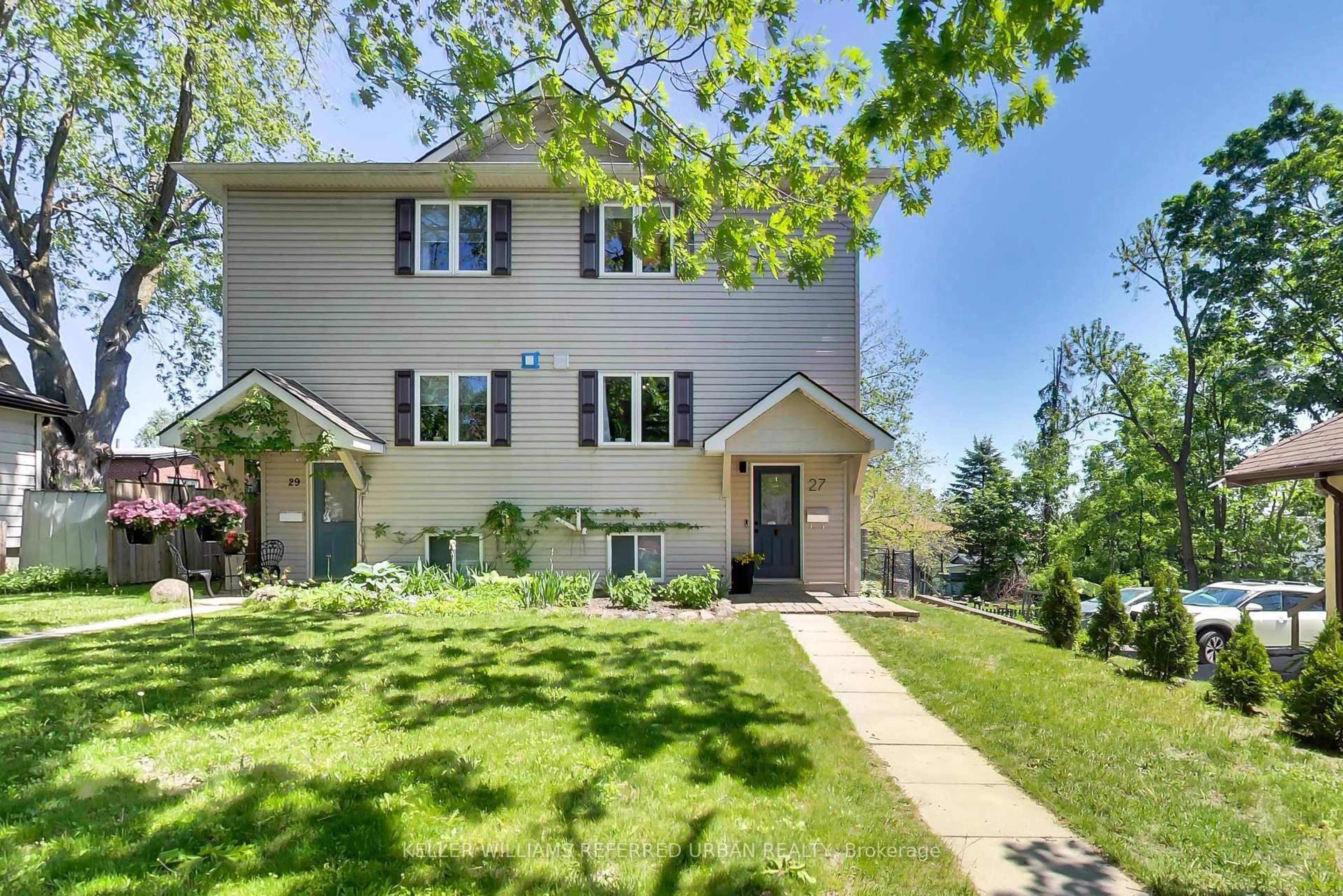 Unknown for 27 Lount St, Barrie Ontario L4M 3E3