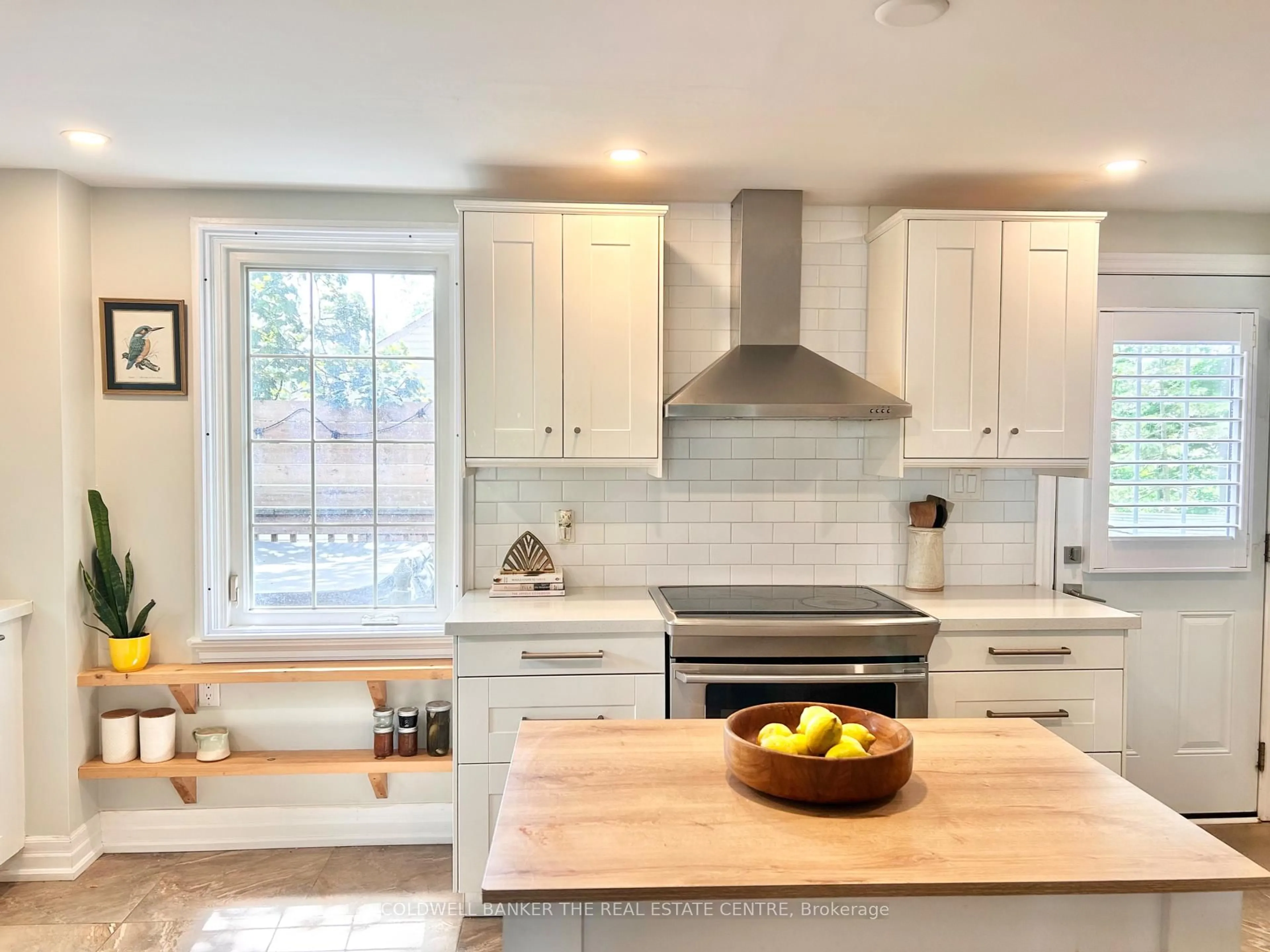 Contemporary kitchen, unknown for 35 Grove St, Barrie Ontario L4M 2N8