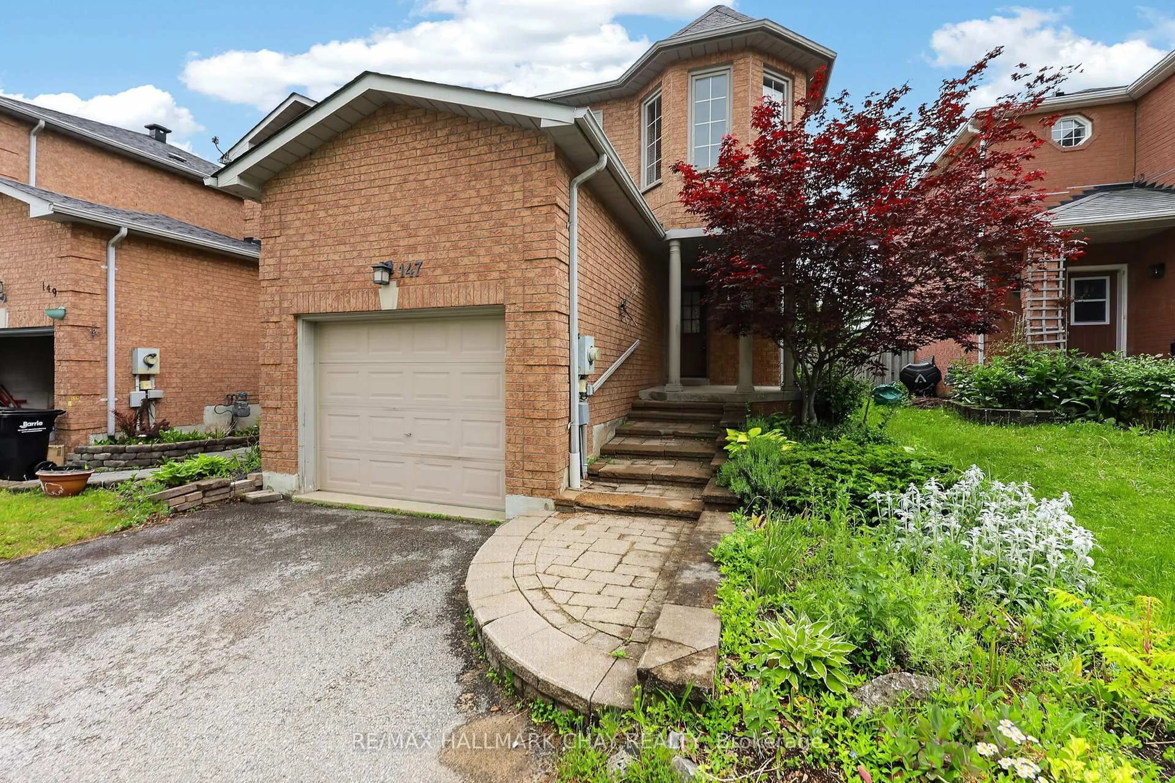 Home with brick exterior material, street for 147 Bruce Cres, Barrie Ontario L4N 8K2