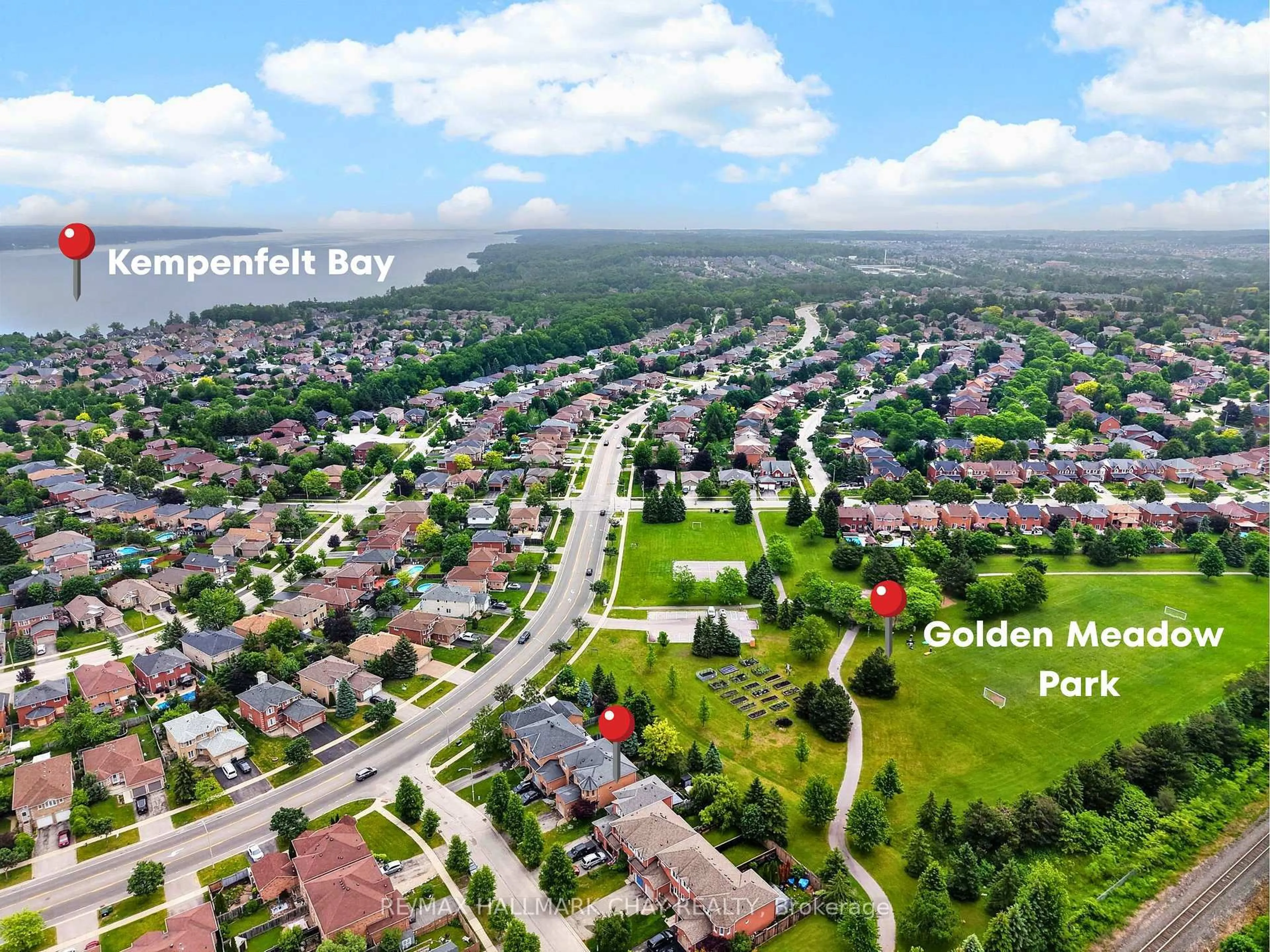 A pic from outside/outdoor area/front of a property/back of a property/a pic from drone, unknown for 147 Bruce Cres, Barrie Ontario L4N 8K2