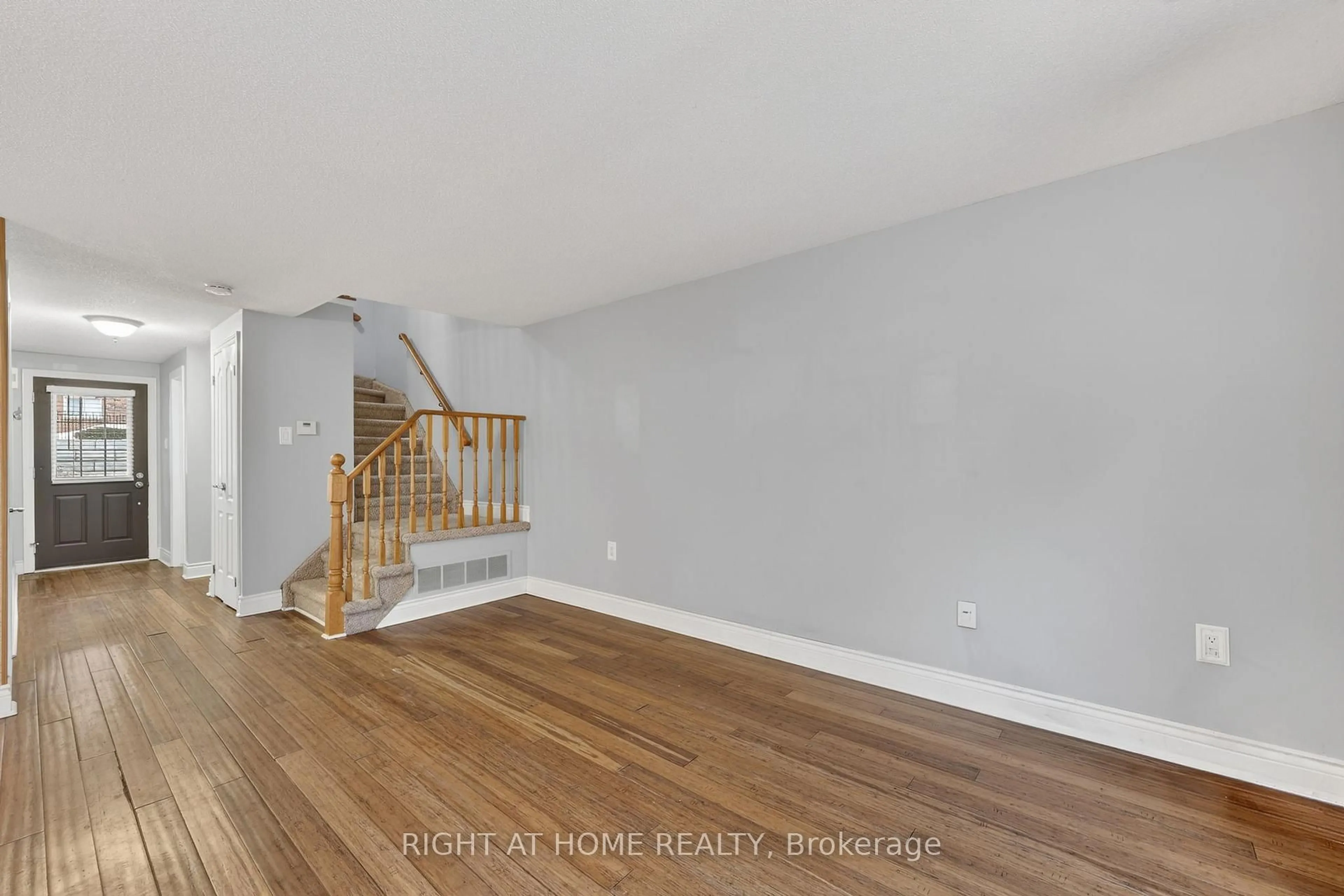 Unknown for 32 Sawmill Rd #10, Barrie Ontario L4N 6X3