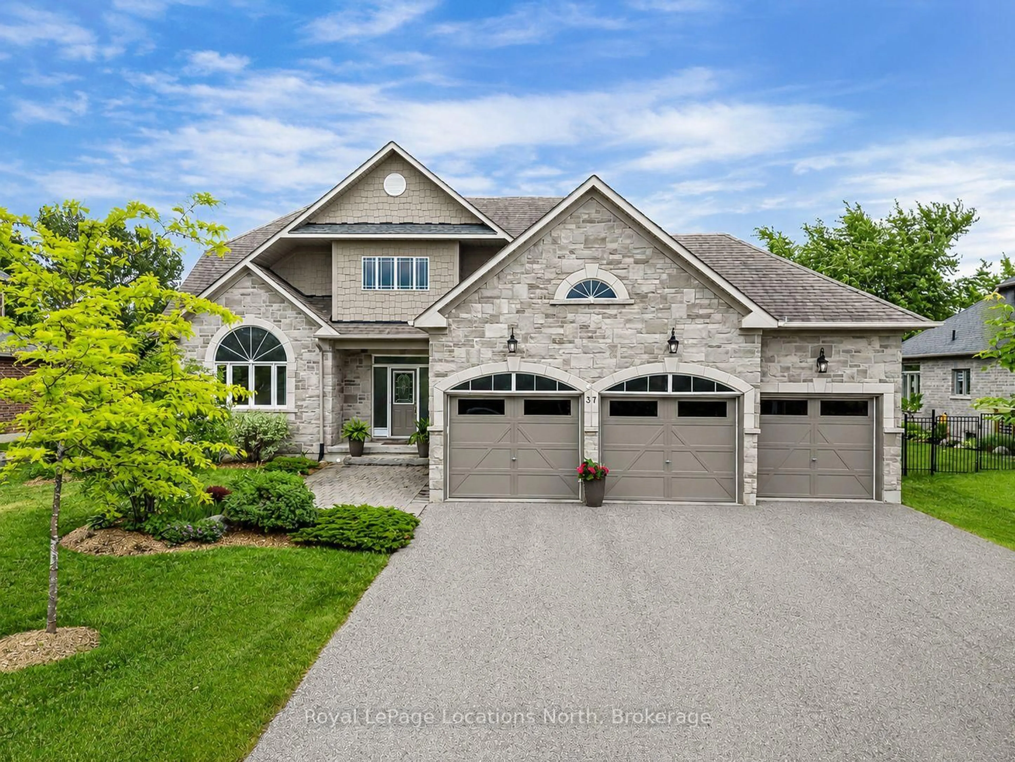 Home with brick exterior material, street for 37 Kells Cres, Collingwood Ontario L9Y 0A9