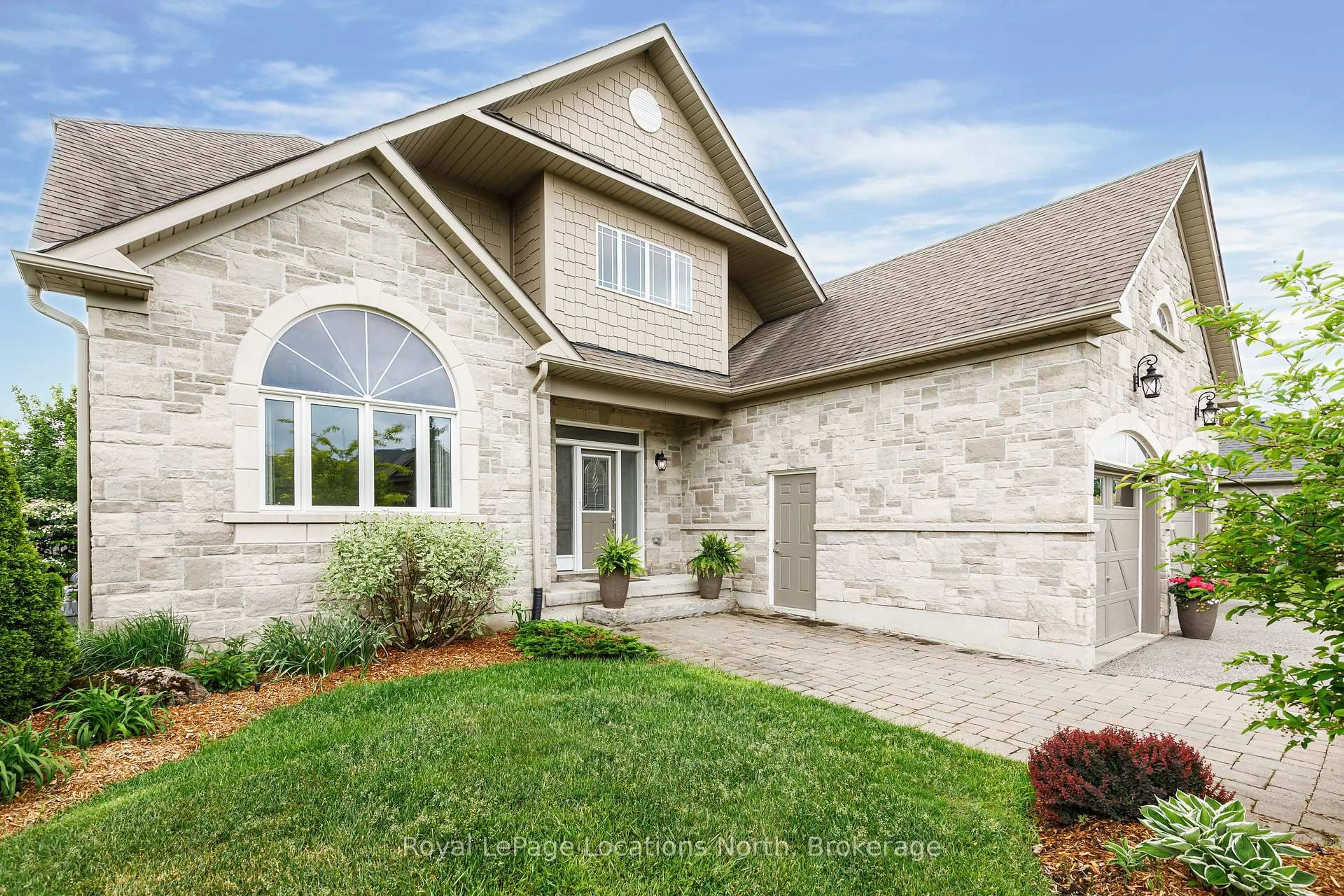 Home with brick exterior material, street for 37 Kells Cres, Collingwood Ontario L9Y 0A9