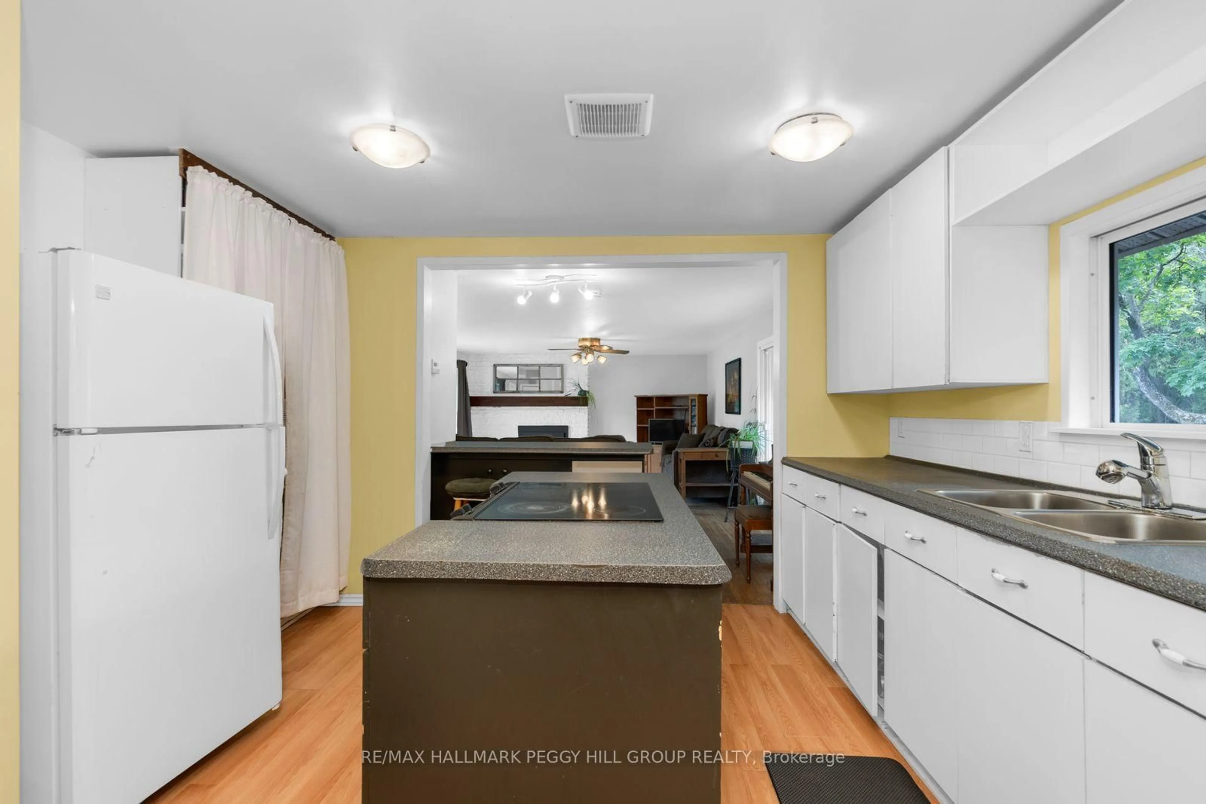 Unknown for 318 Percy St, Tay Ontario L0K 2C0