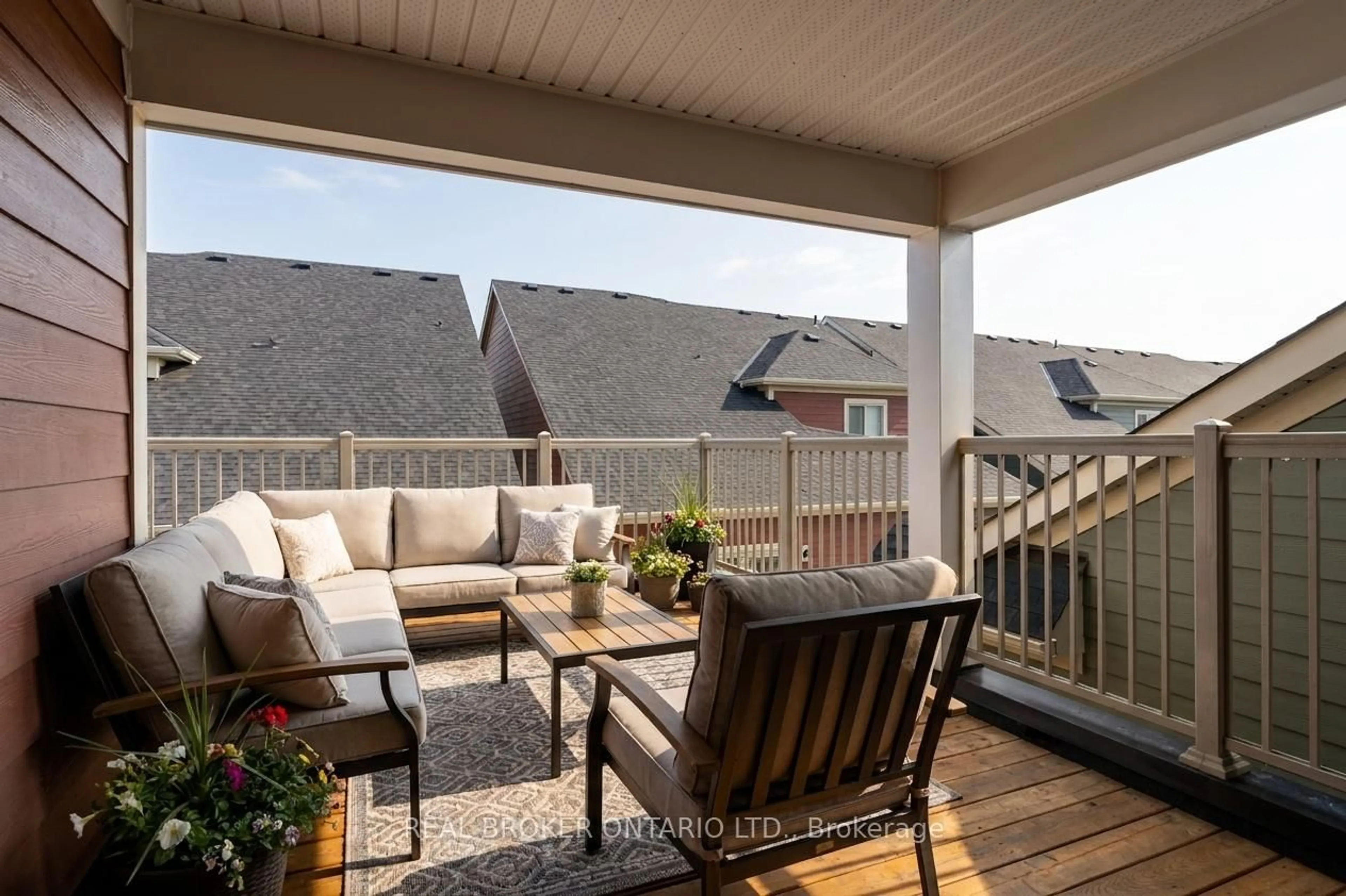 Patio, mountain view for 3317 Summerhill Way, Severn Ontario L3V 0E1