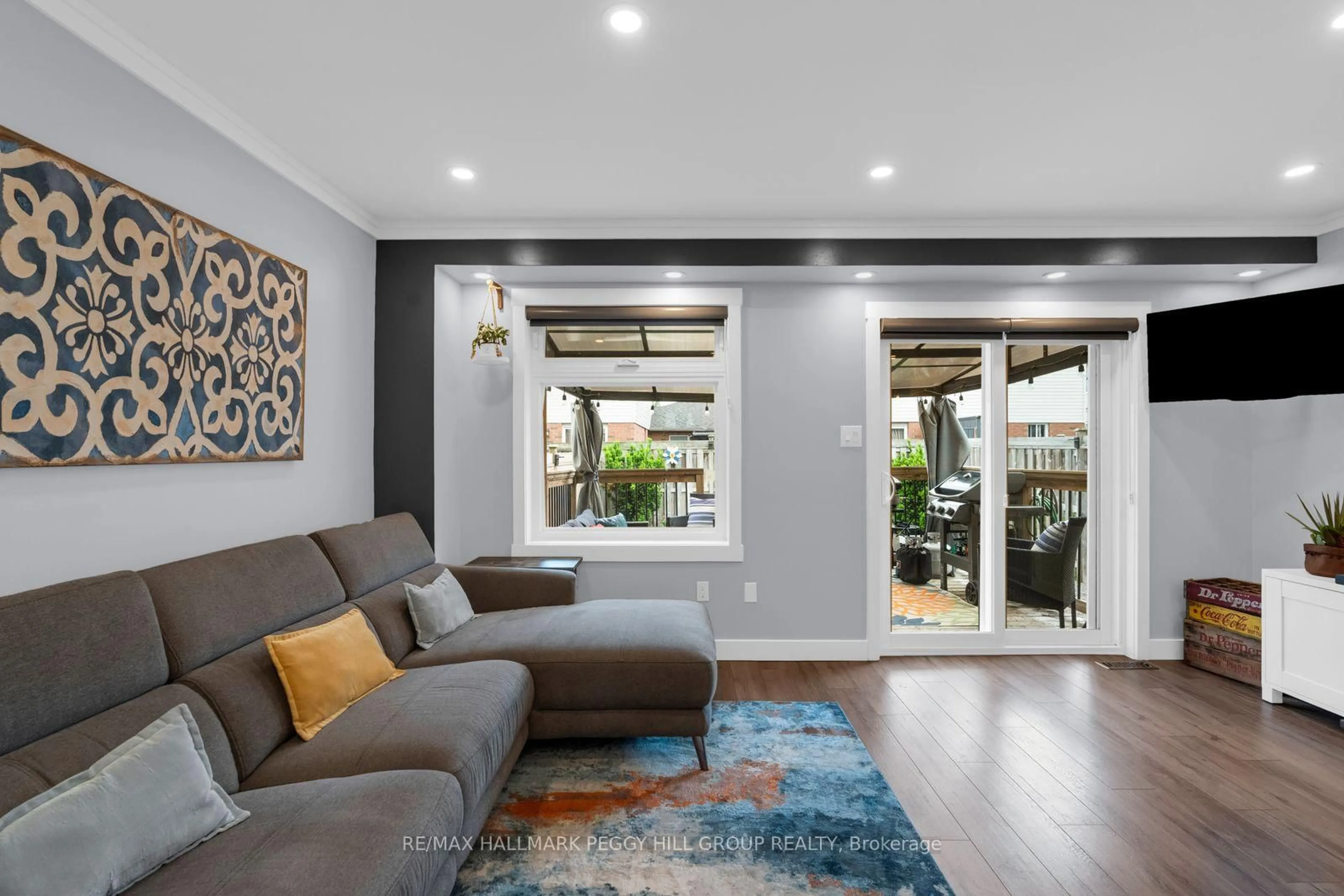 Living room with furniture, unknown for 16 Coleman Dr, Barrie Ontario L4N 0R4