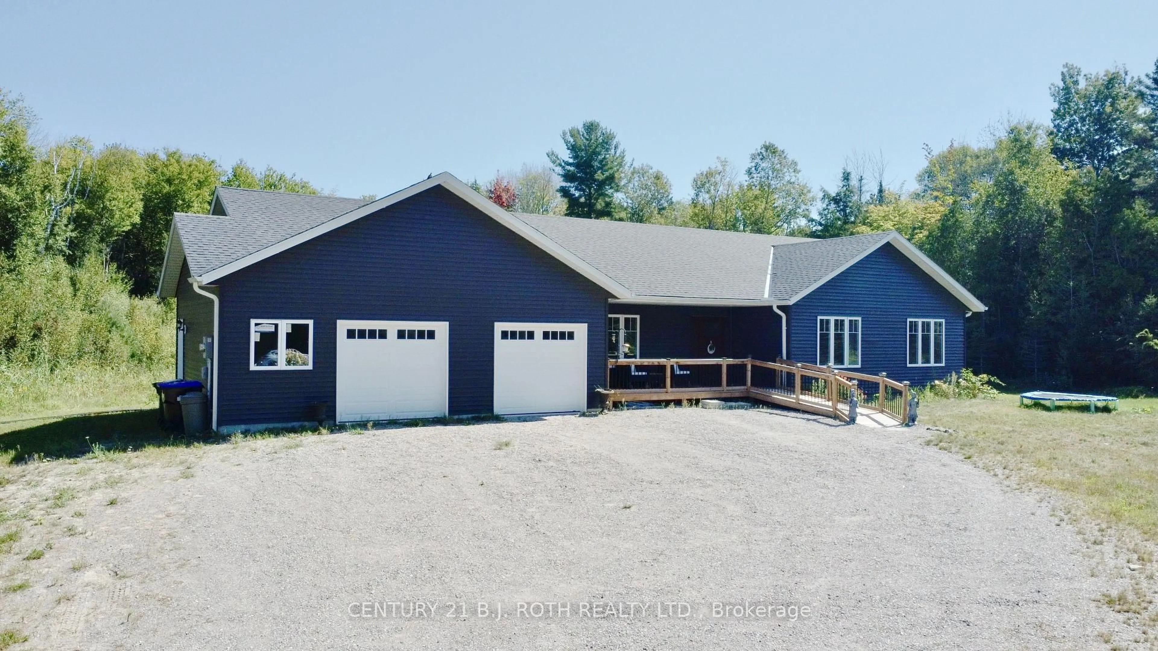 A pic from outside/outdoor area/front of a property/back of a property/a pic from drone, building for 5 Gerus Rd, Tiny Ontario L0L 2J0