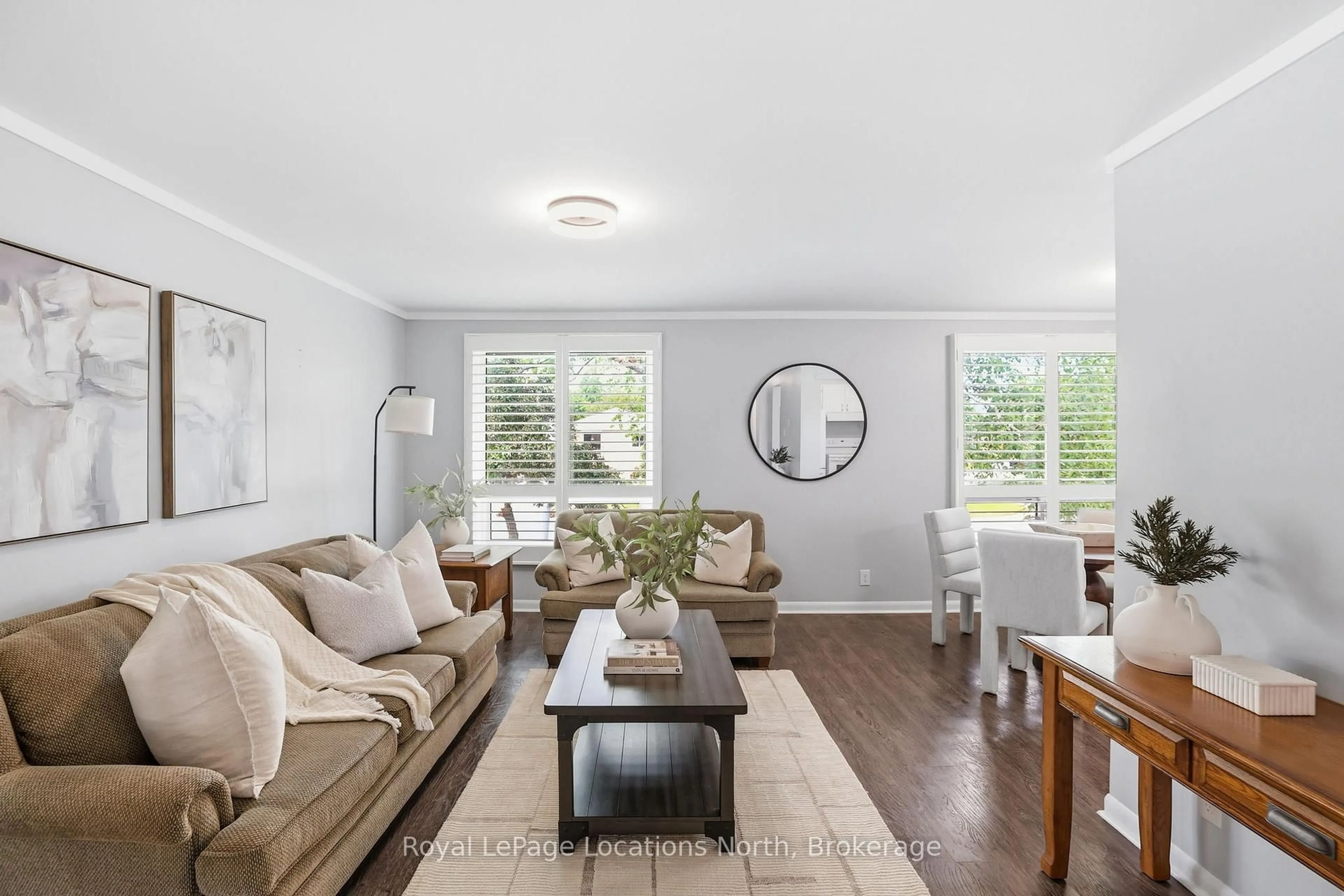 Living room with furniture, unknown for 30 Courtice Cres, Collingwood Ontario L9Y 4G1