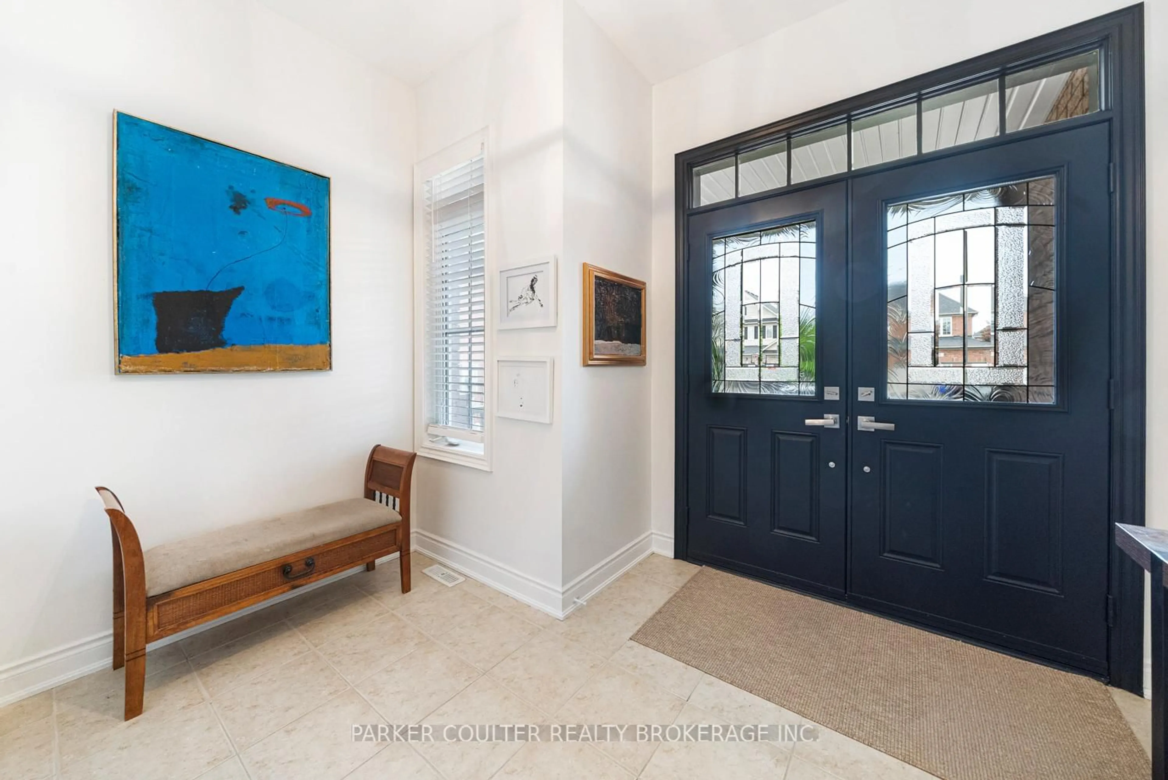 Indoor entryway for 53 Tudor Cres, Barrie Ontario L4M 0A8