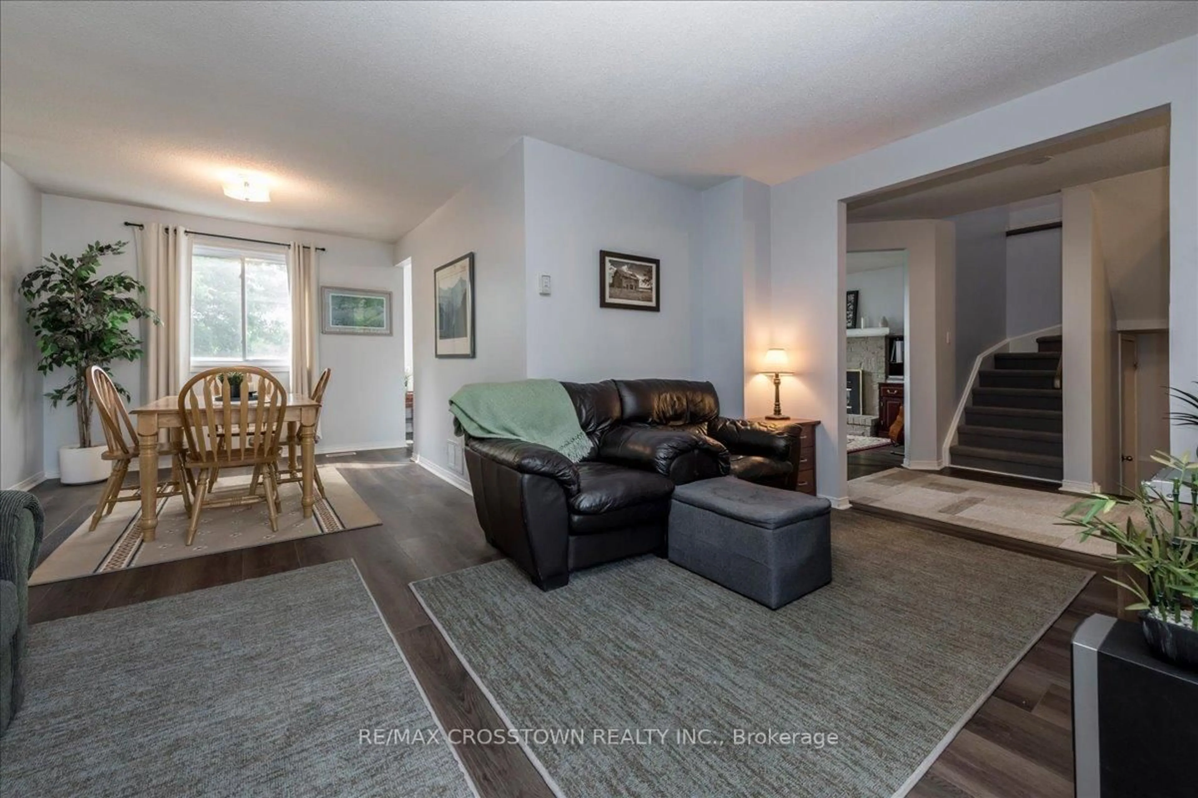 Living room with furniture, unknown for 17 Knicely Rd, Barrie Ontario L4N 6T8