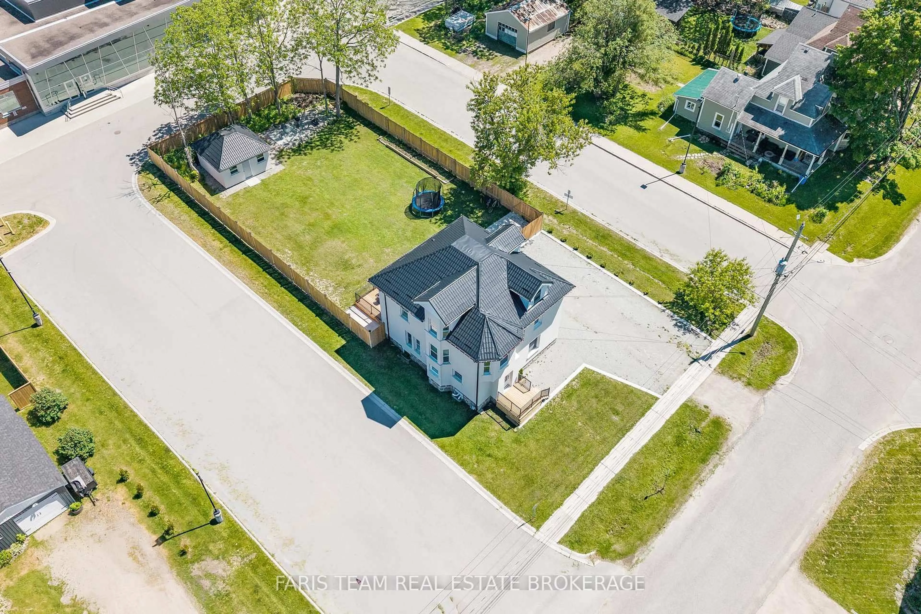 A pic from outside/outdoor area/front of a property/back of a property/a pic from drone, street for 119 Jephson St, Tay Ontario L0K 2A0