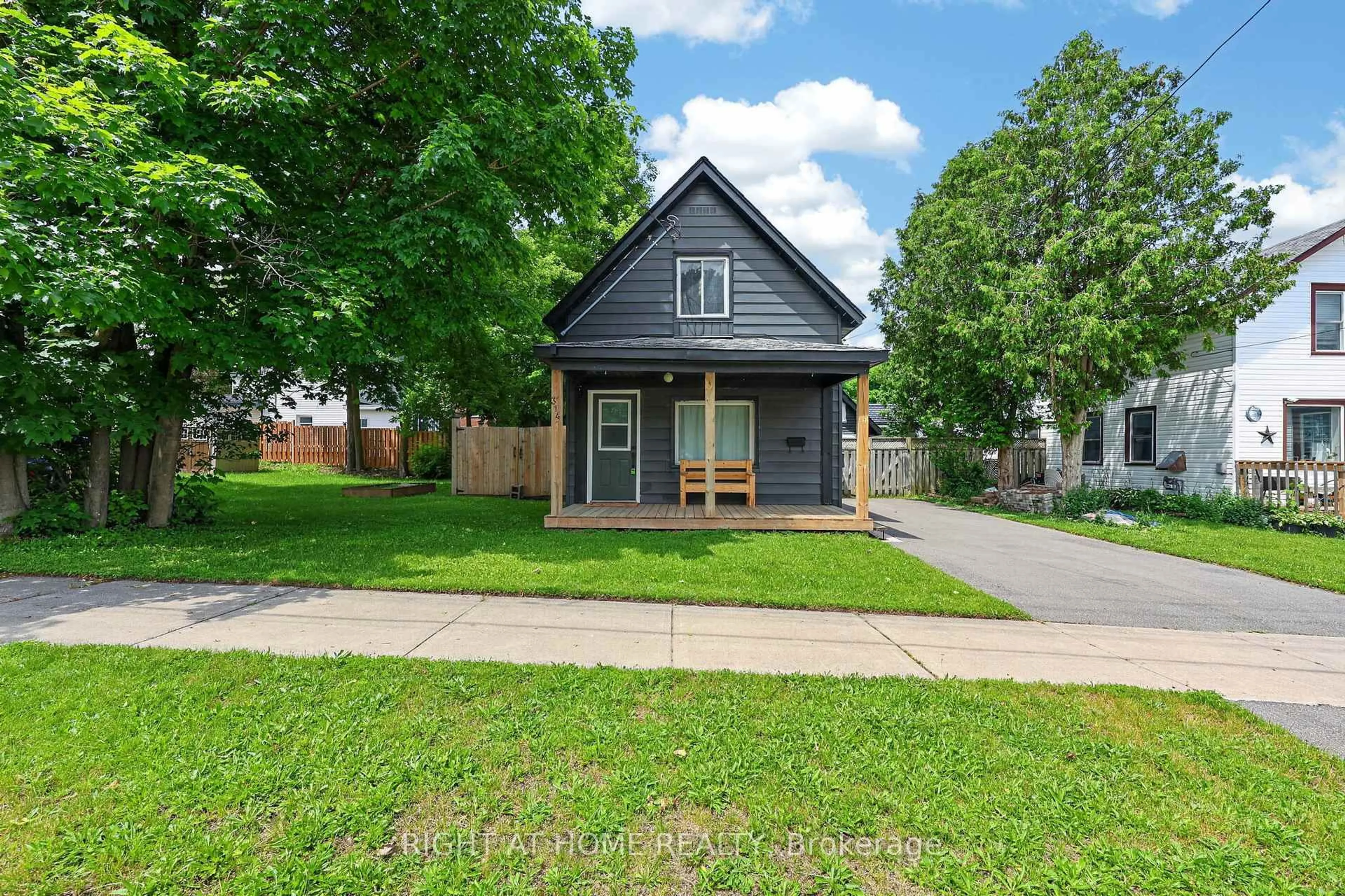 Home with brick exterior material, street for 314 Bay St, Midland Ontario L4R 1J9