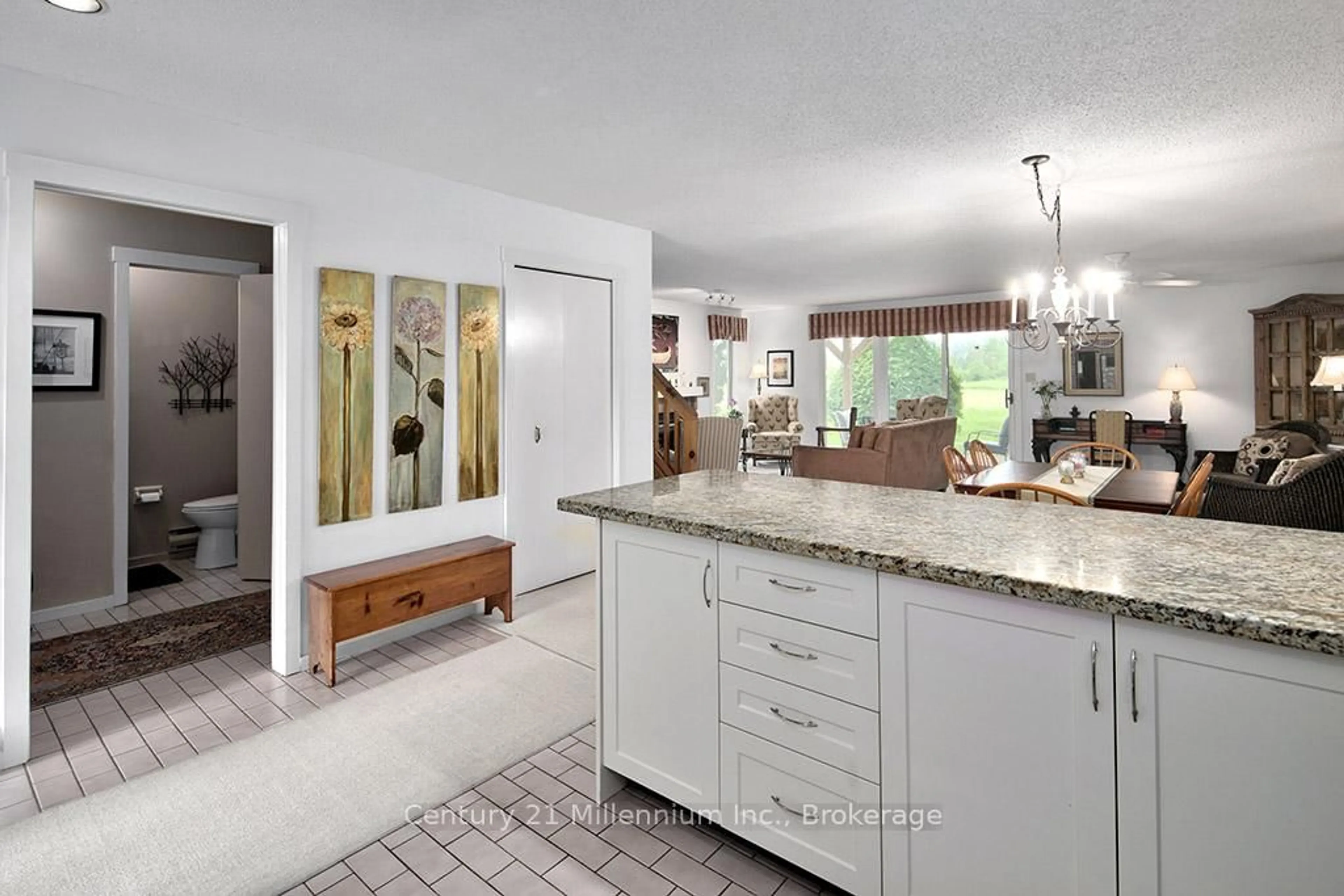 Open concept kitchen, ceramic/tile floor for 500 Oxbow Cres, Collingwood Ontario L9Y 5B4