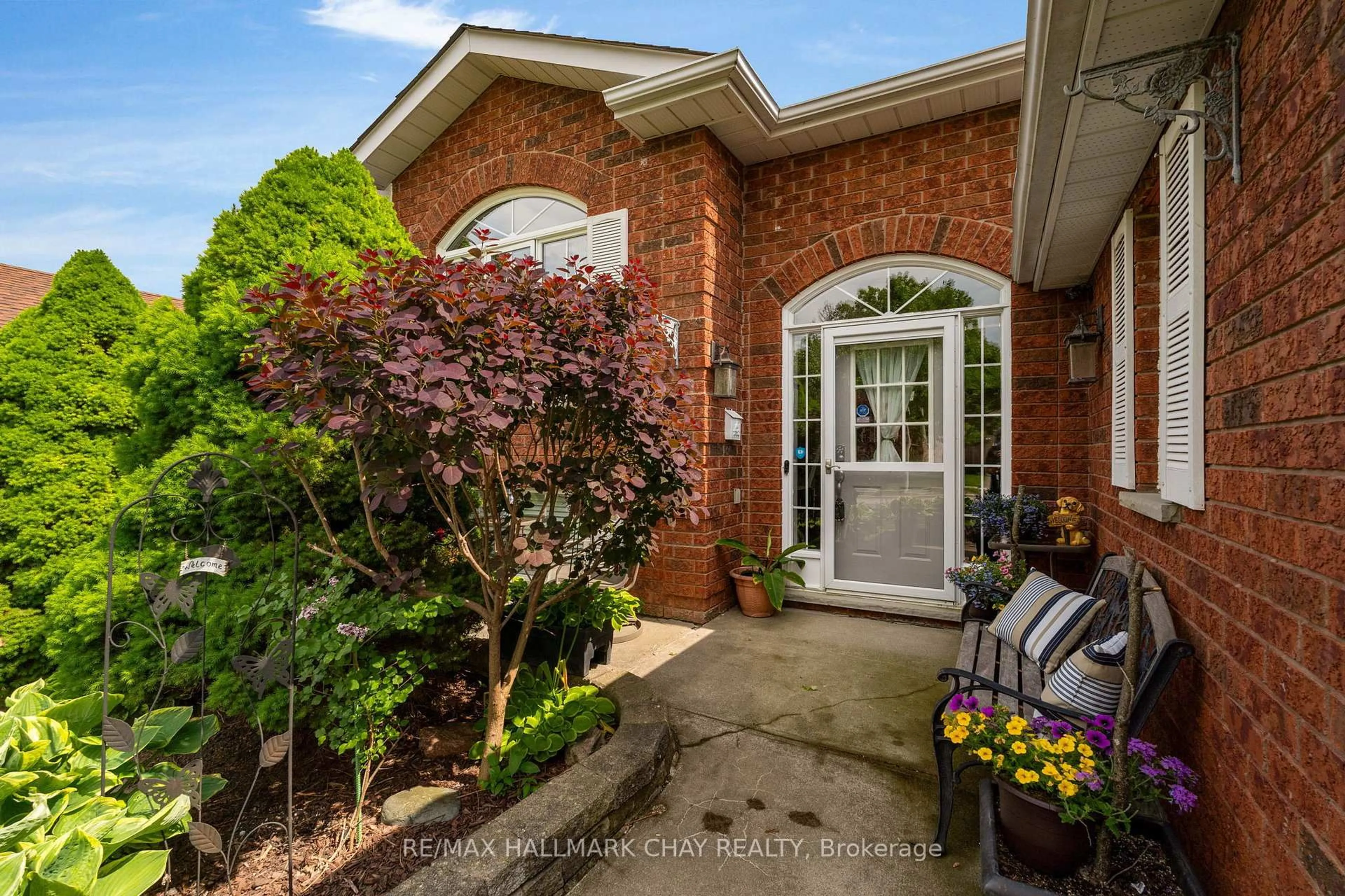 Home with brick exterior material, street for 317 Harvie Rd, Barrie Ontario L4N 8J5