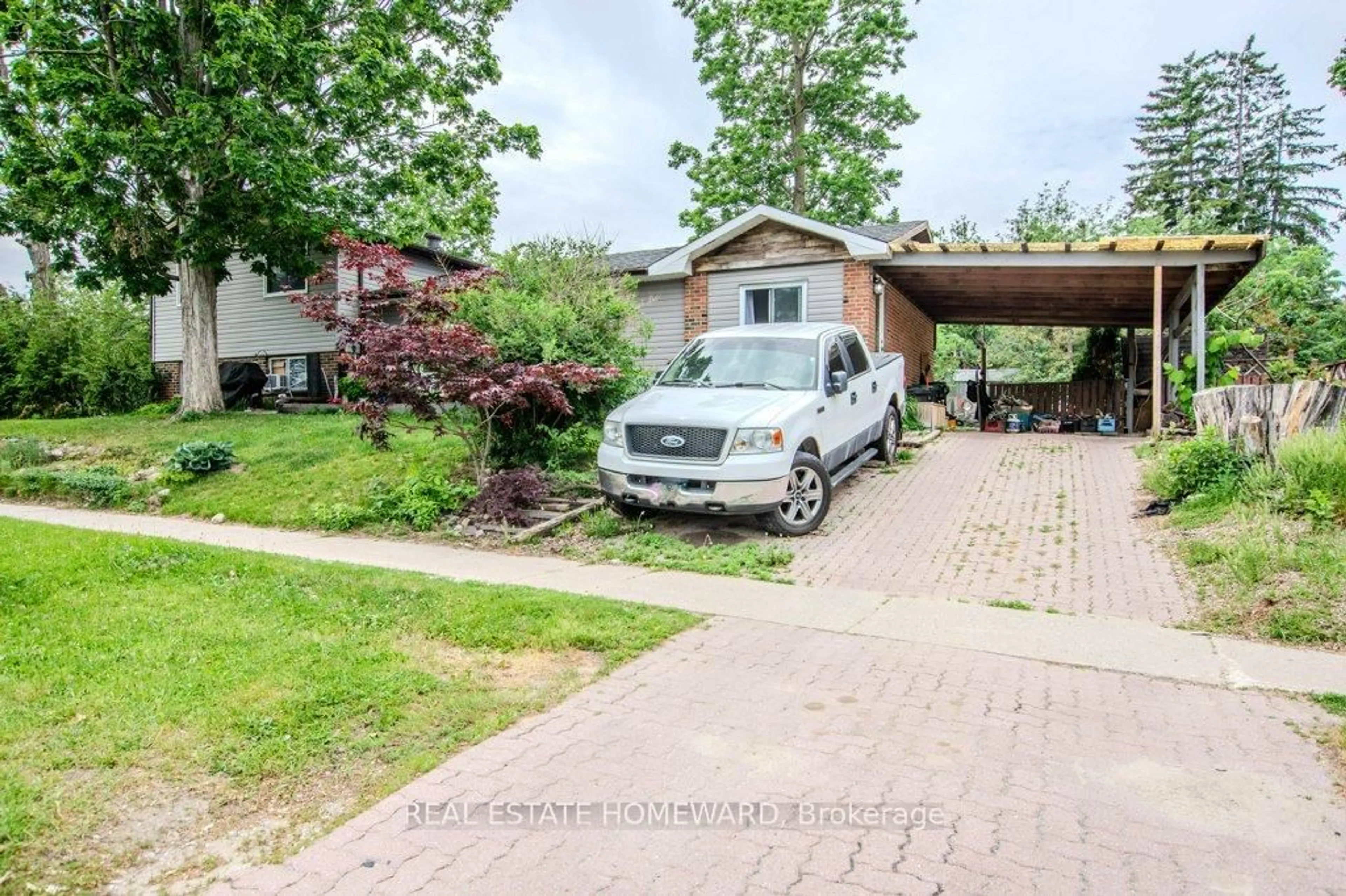 A pic from outside/outdoor area/front of a property/back of a property/a pic from drone, street for 54 SPRINGDALE Dr, Barrie Ontario L4M 5B1