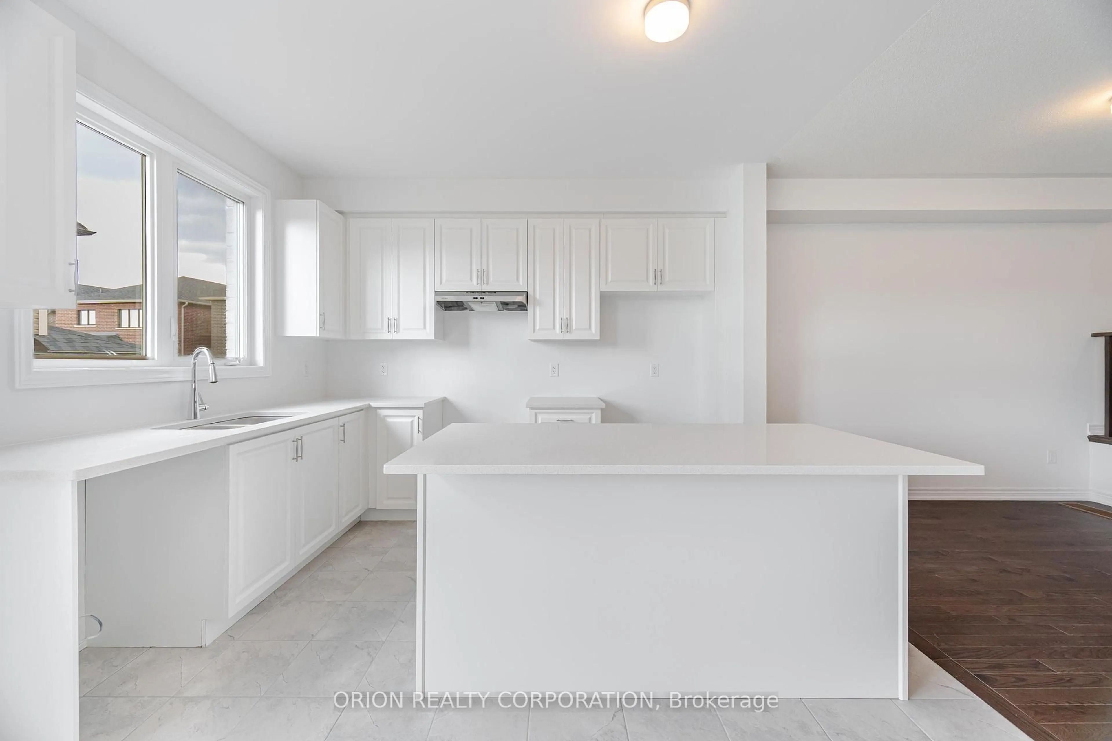 Unknown for 133 Fenchurch Manor Ave, Barrie Ontario L9L 0X1
