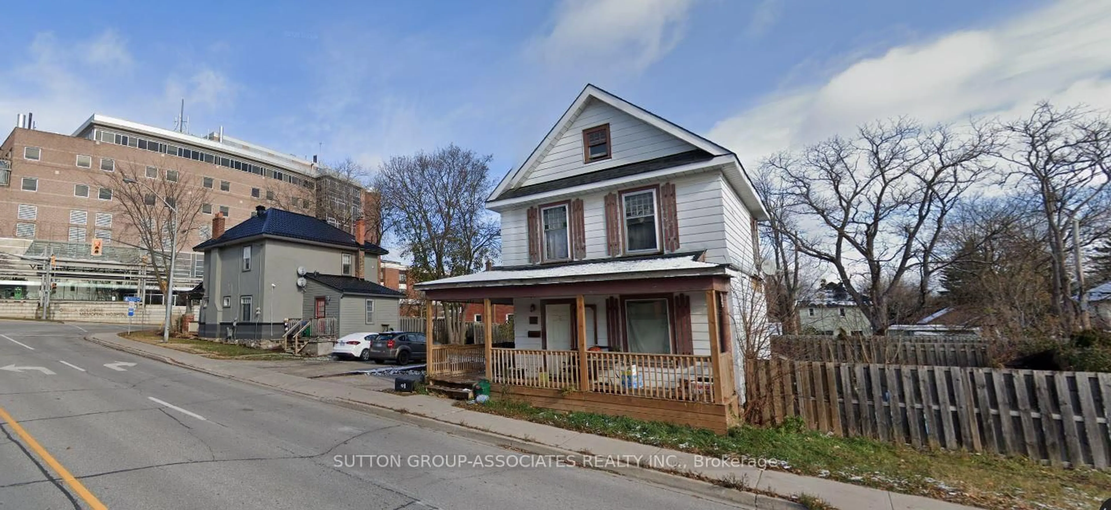 A pic from outside/outdoor area/front of a property/back of a property/a pic from drone, street for 50 DUNEDIN St, Orillia Ontario L3V 5T5