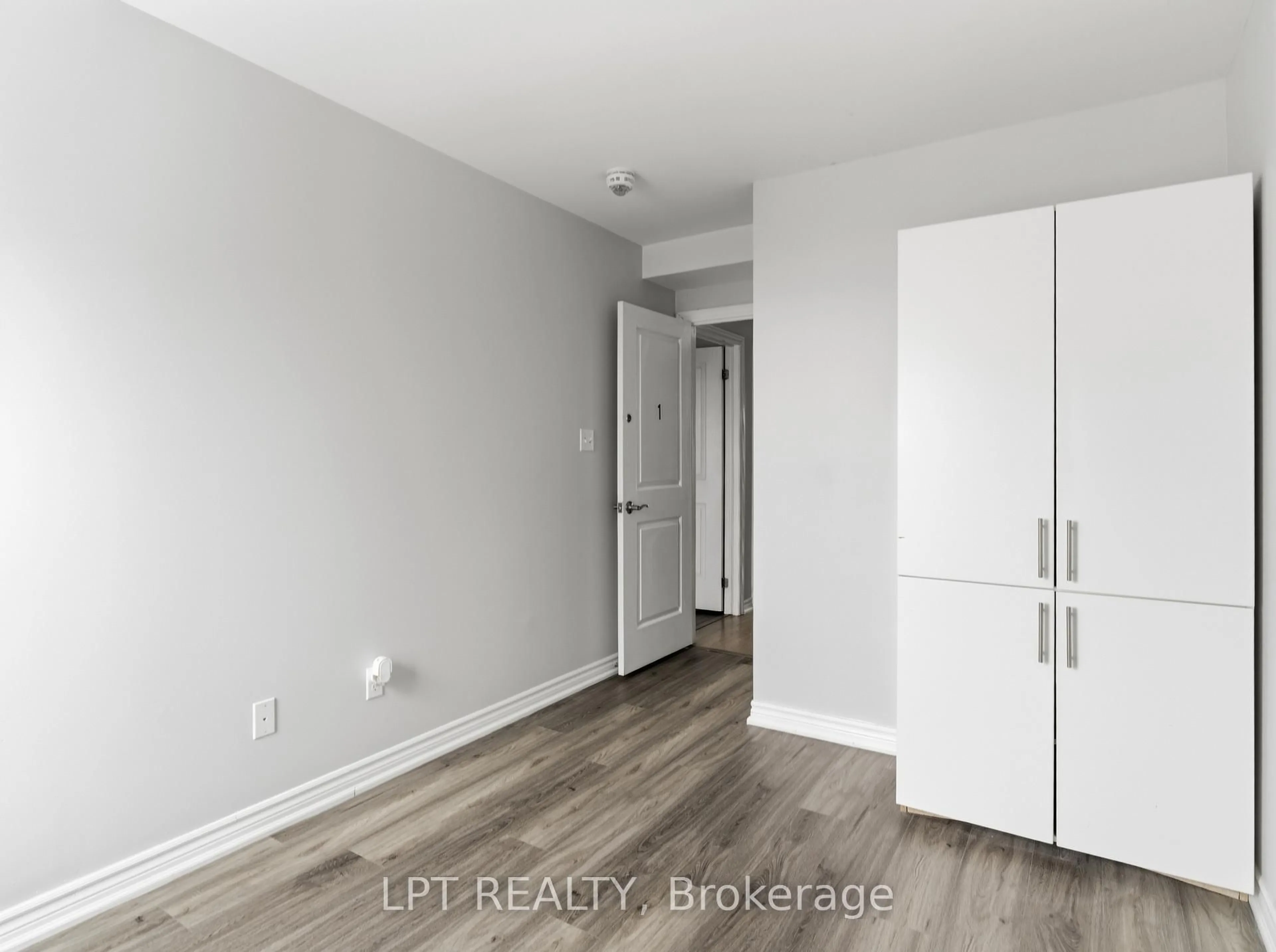 A pic of a room for 244 Penetanguishene Rd #4, Barrie Ontario L4M 7C2