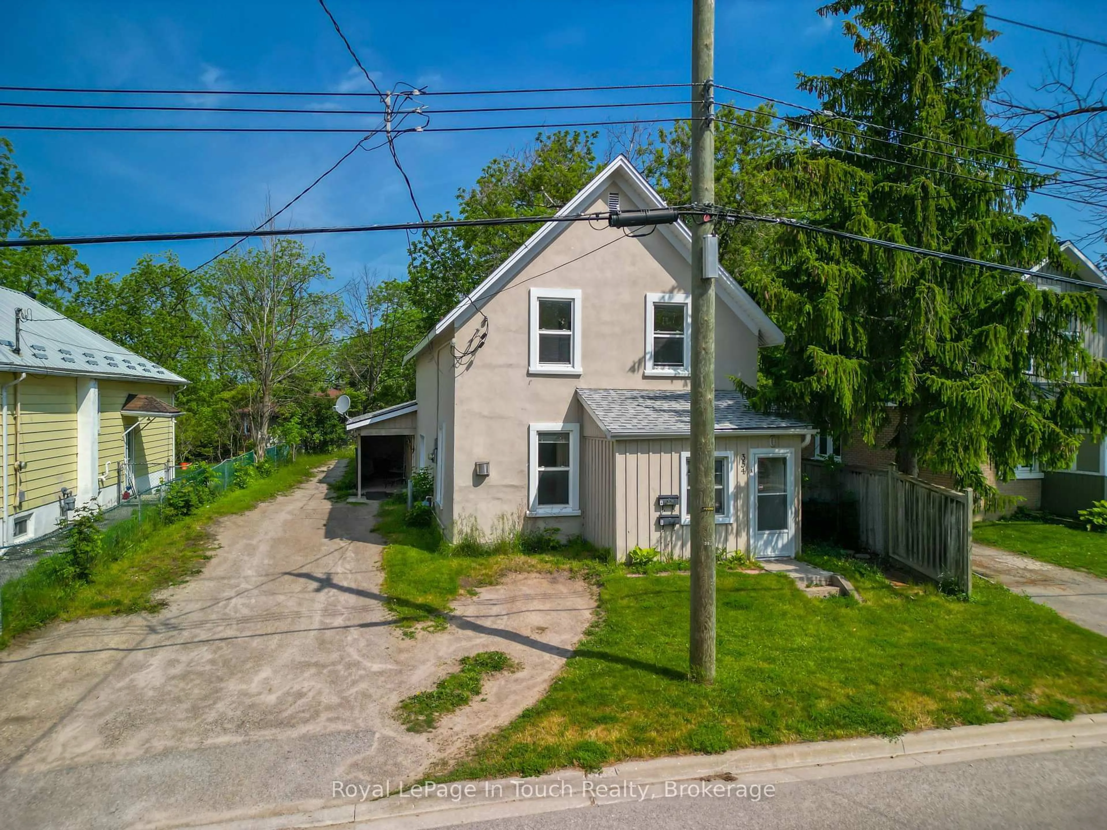 A pic from outside/outdoor area/front of a property/back of a property/a pic from drone, street for 354 Bay St, Midland Ontario L4R 1K2