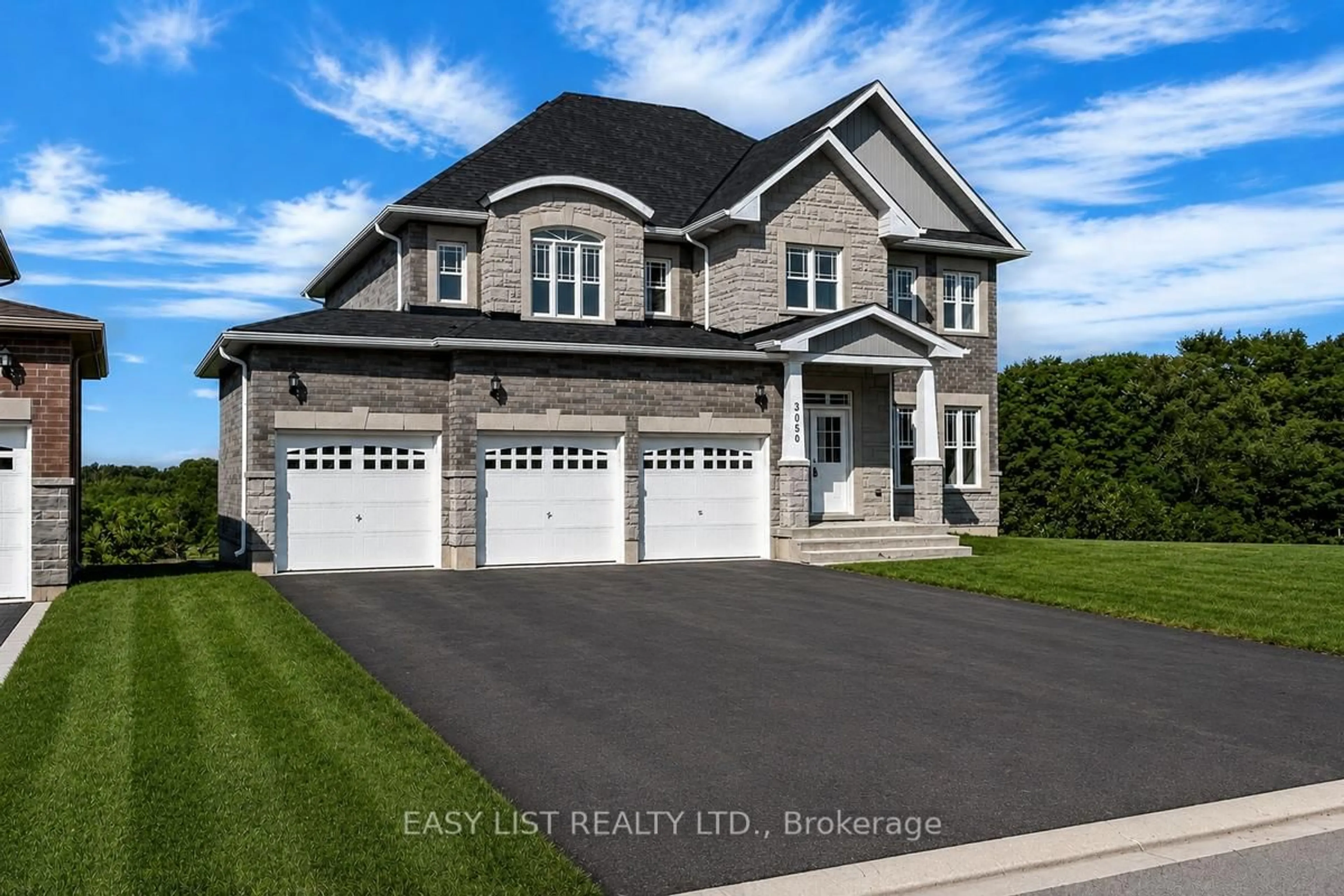 Home with vinyl exterior material, street for 3050 Sierra Dr, Orillia Ontario L3V 8L9