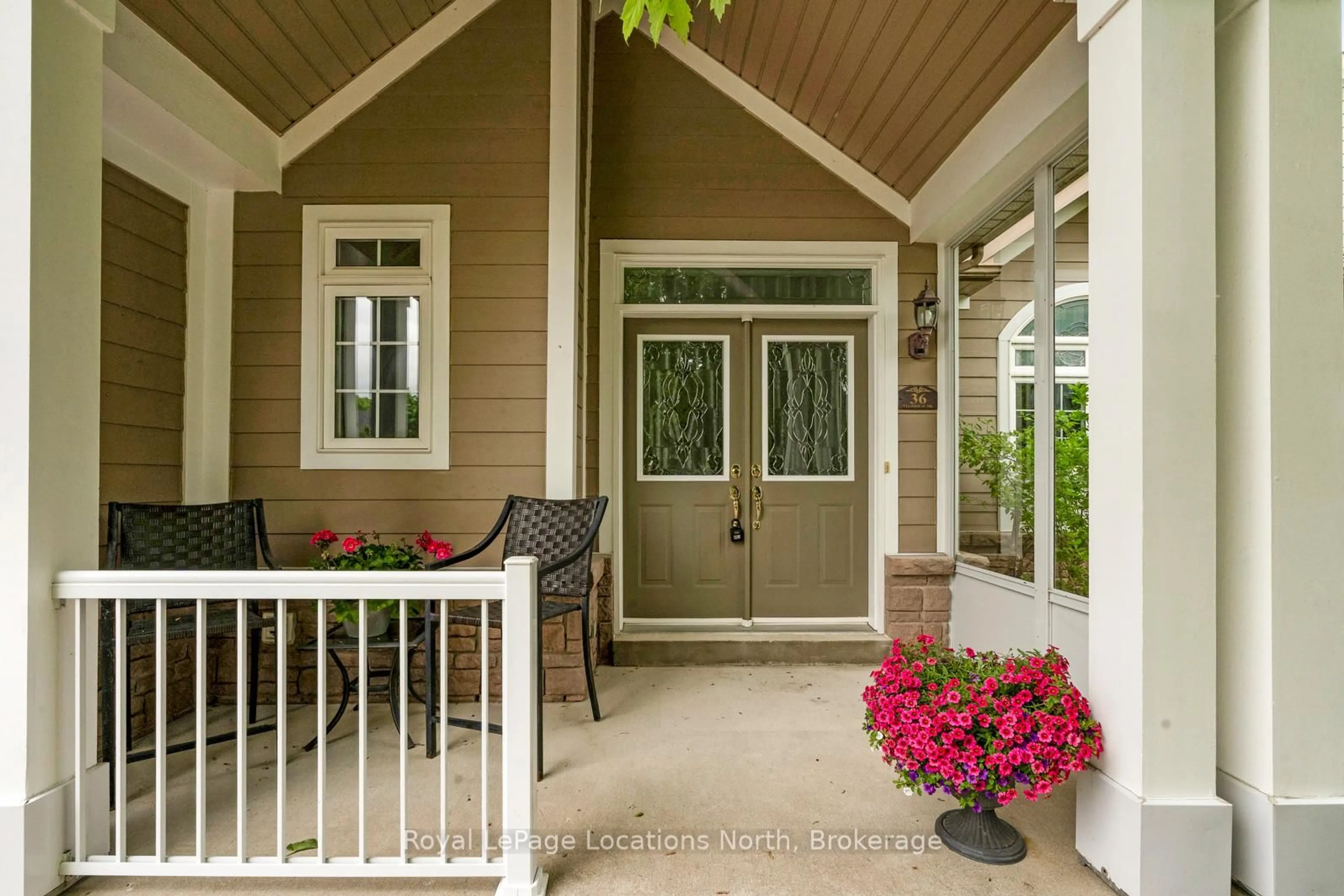 Unknown for 36 CLUBHOUSE Dr, Collingwood Ontario L9Y 4Z6
