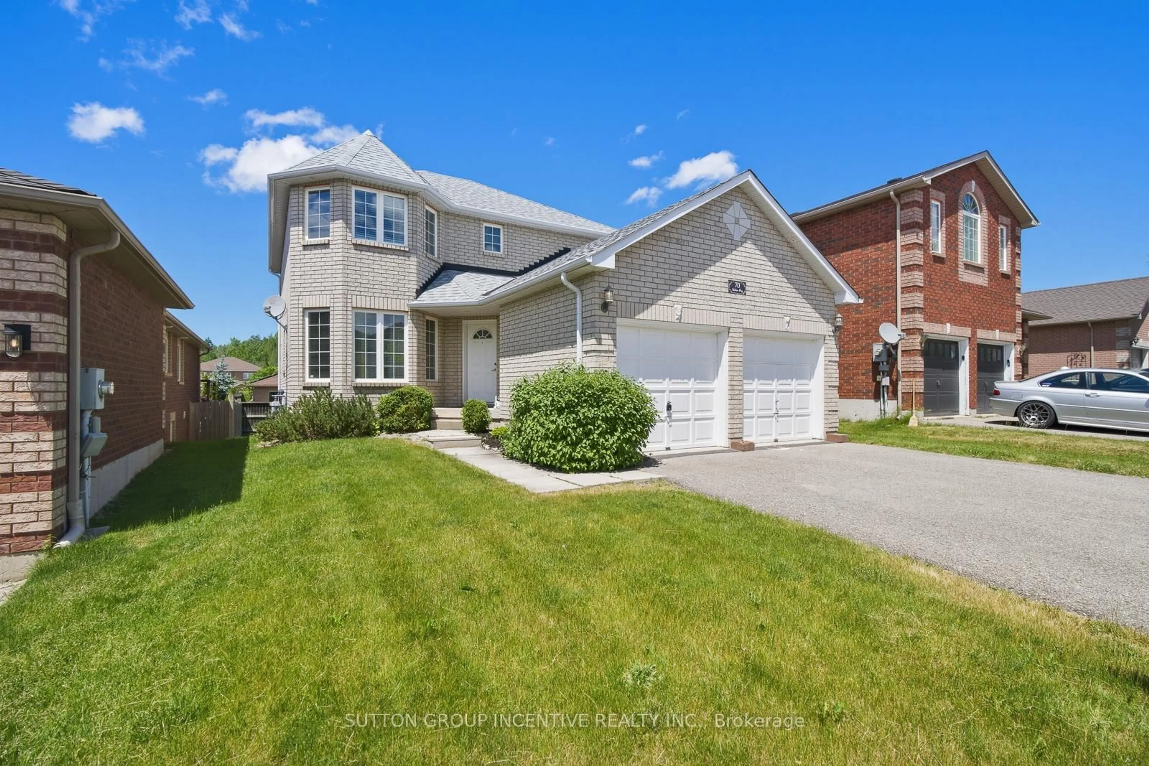 Home with brick exterior material, street for 70 Shalom Way, Barrie Ontario L4N 5Y3
