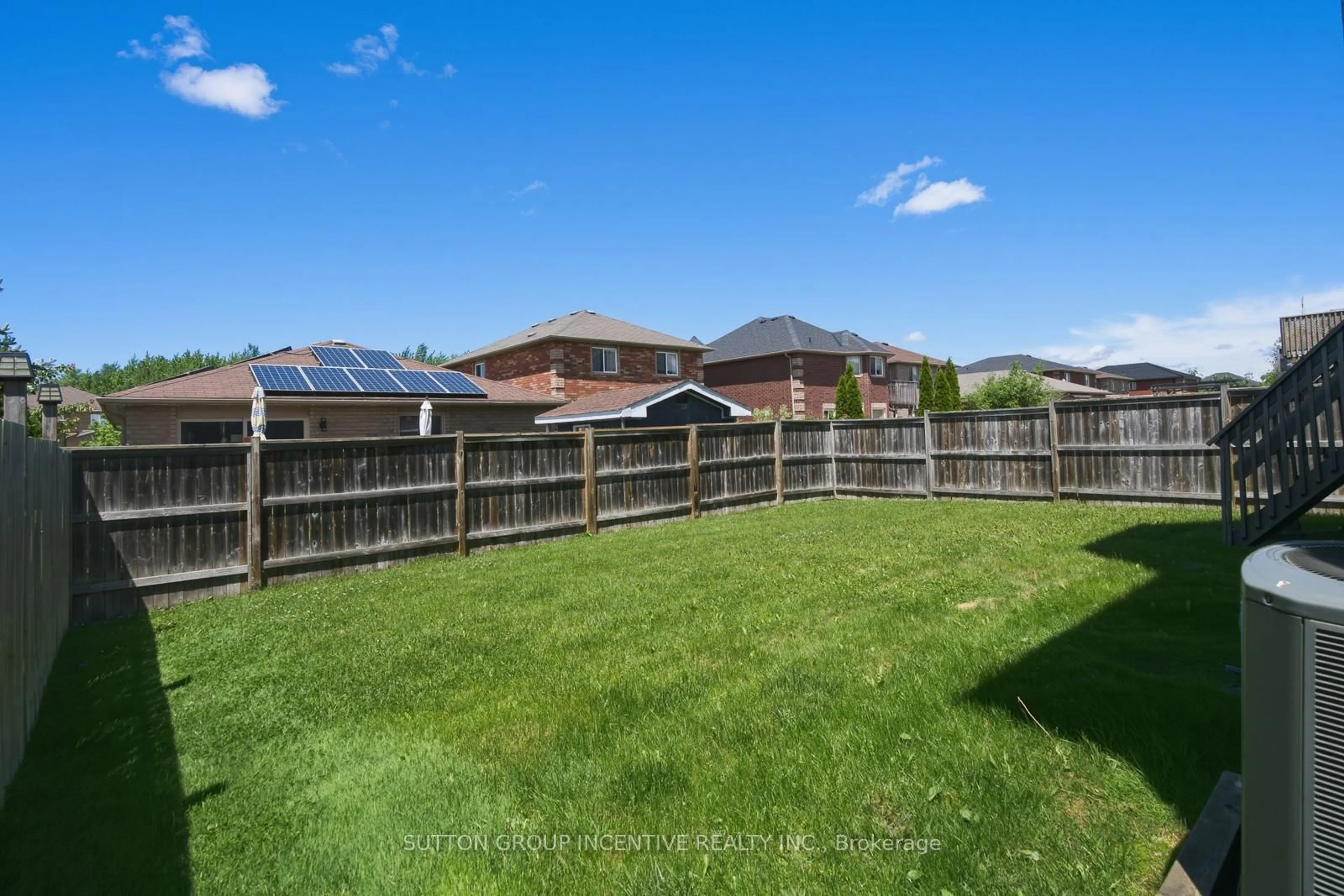 A pic from outside/outdoor area/front of a property/back of a property/a pic from drone, mountain view for 70 Shalom Way, Barrie Ontario L4N 5Y3
