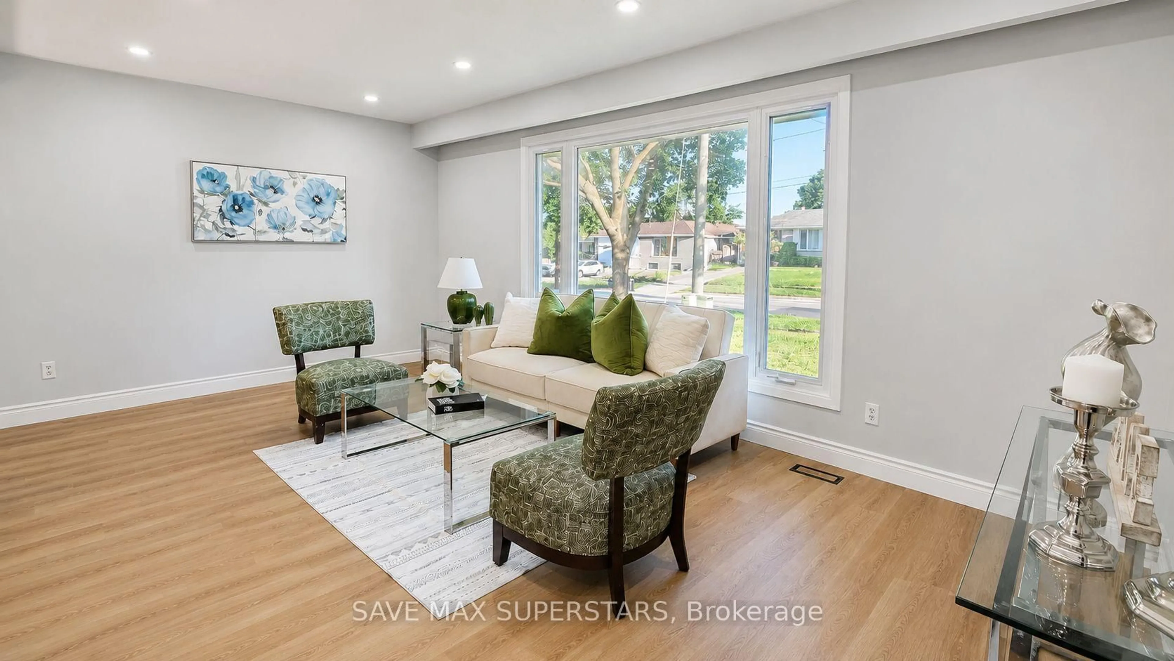 Living room with furniture, unknown for 275 Grove St, Barrie Ontario L4M 2R2