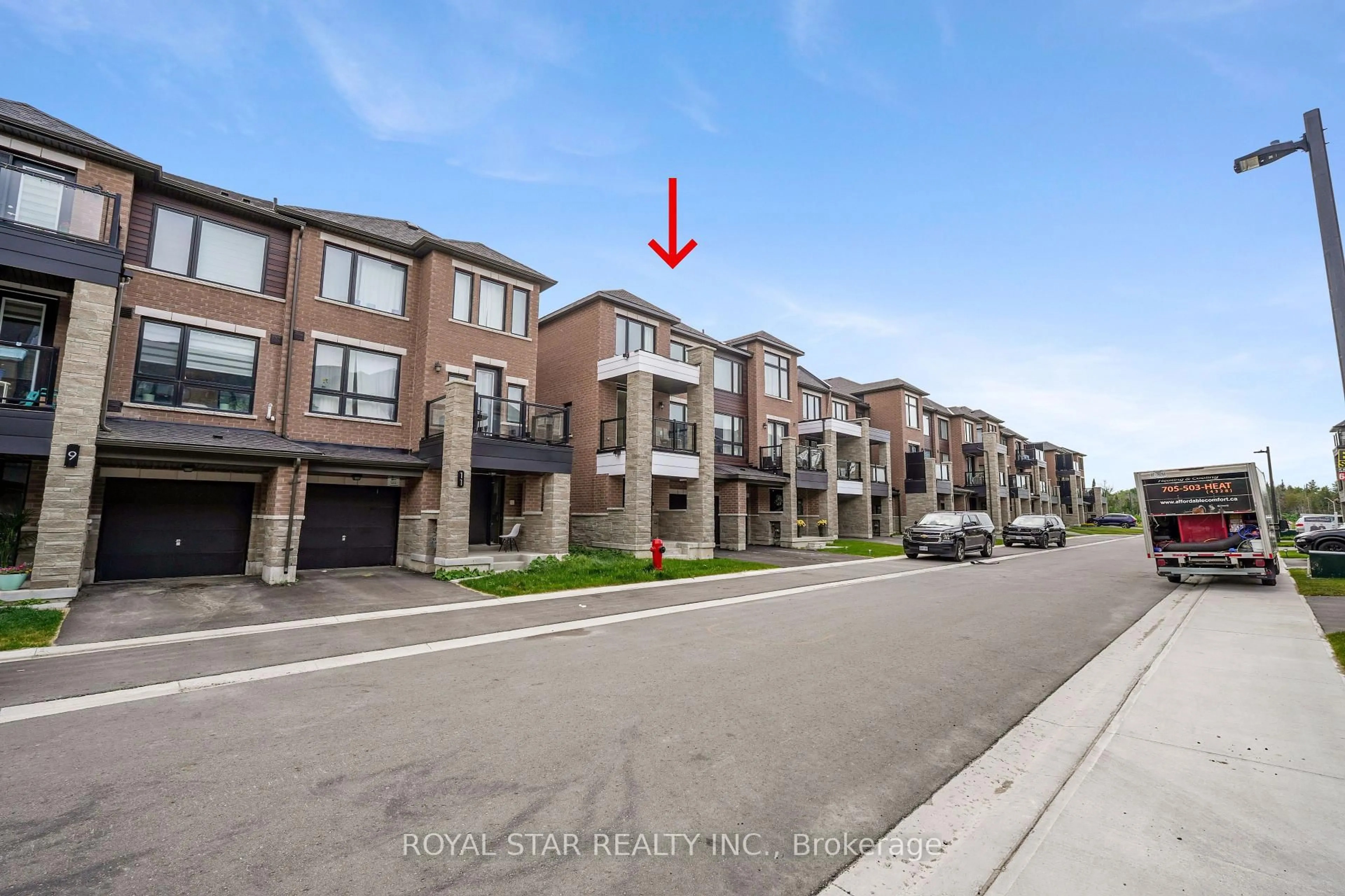 A pic from outside/outdoor area/front of a property/back of a property/a pic from drone, street for 13 Red Maple Lane, Barrie Ontario L9J 0N4