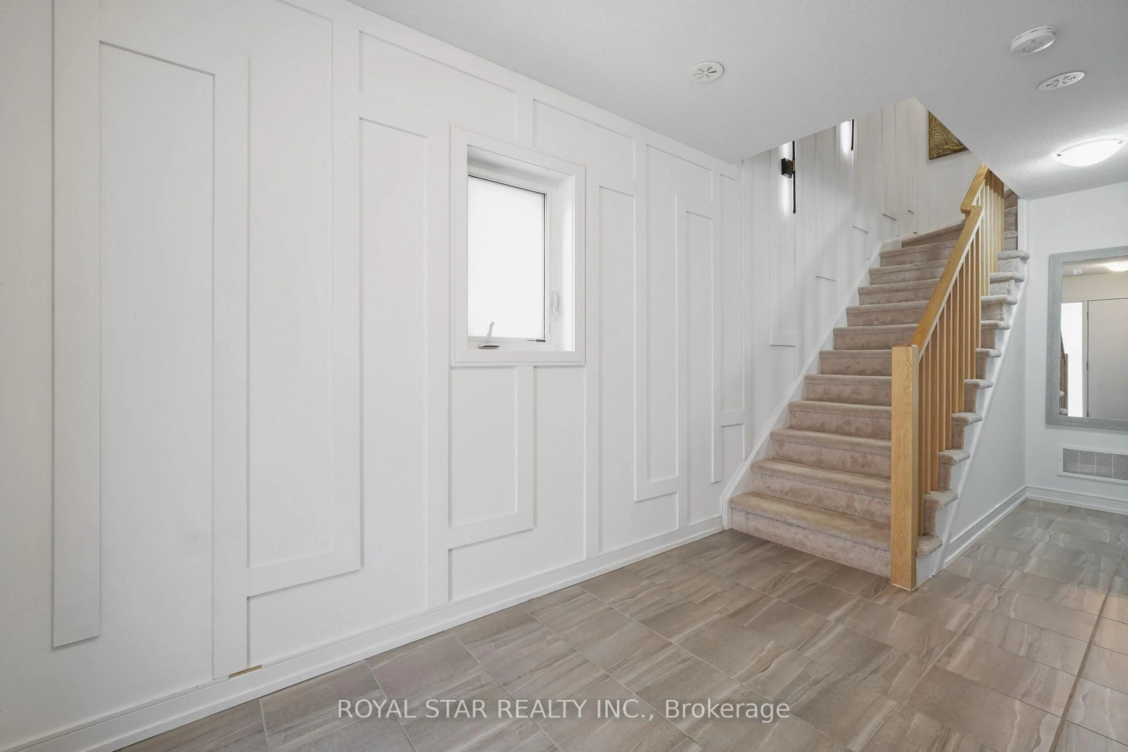 Unknown for 13 Red Maple Lane, Barrie Ontario L9J 0N4