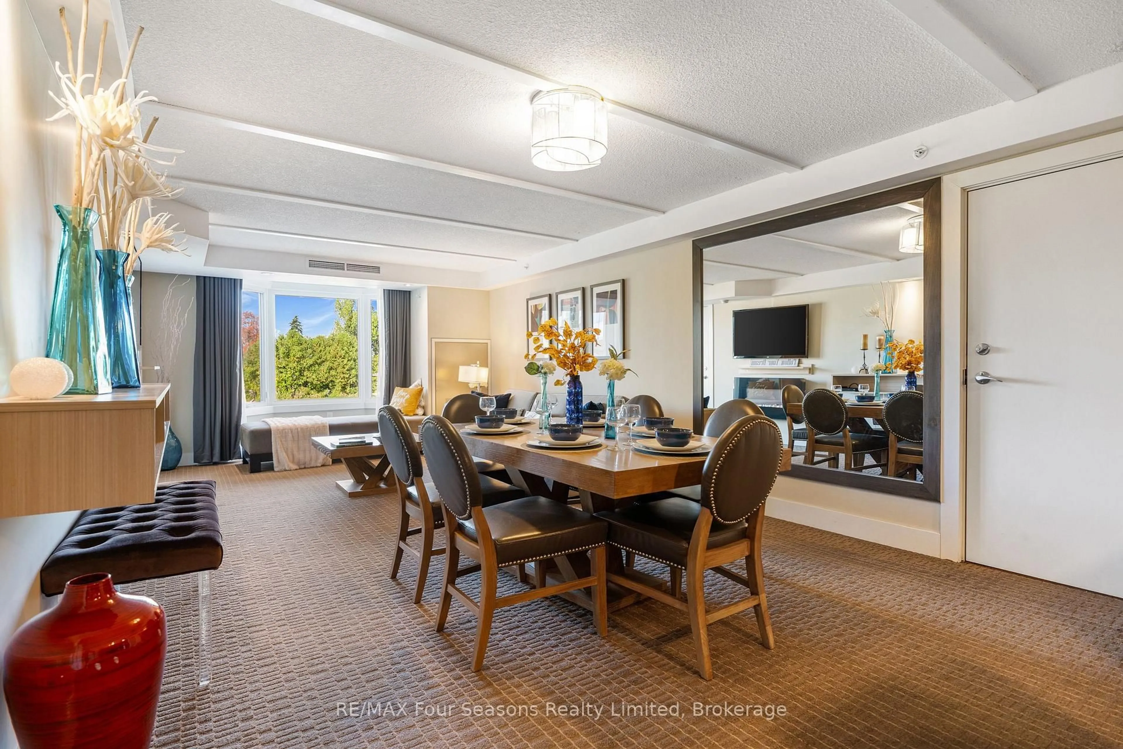 Dining room, unknown for 9 Harbour St #5109/5111, Collingwood Ontario L9Y 5C5