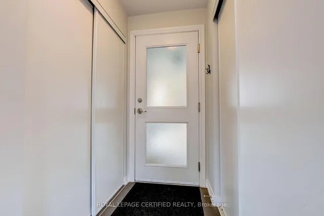 6 Anchorage Cres #308, Collingwood 3