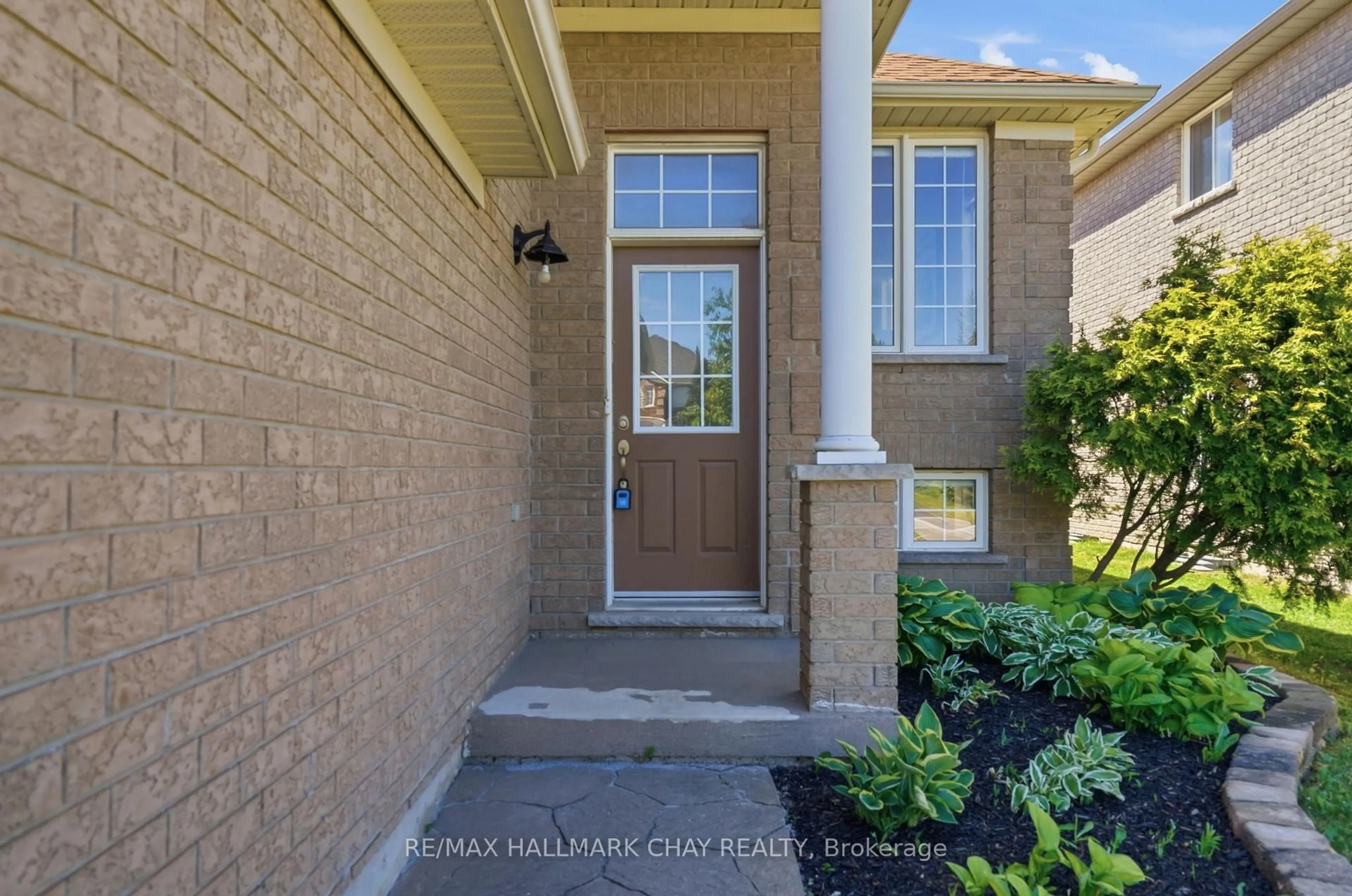 Unknown for 109 Sovereigns Gate, Barrie Ontario L4N 0Y9