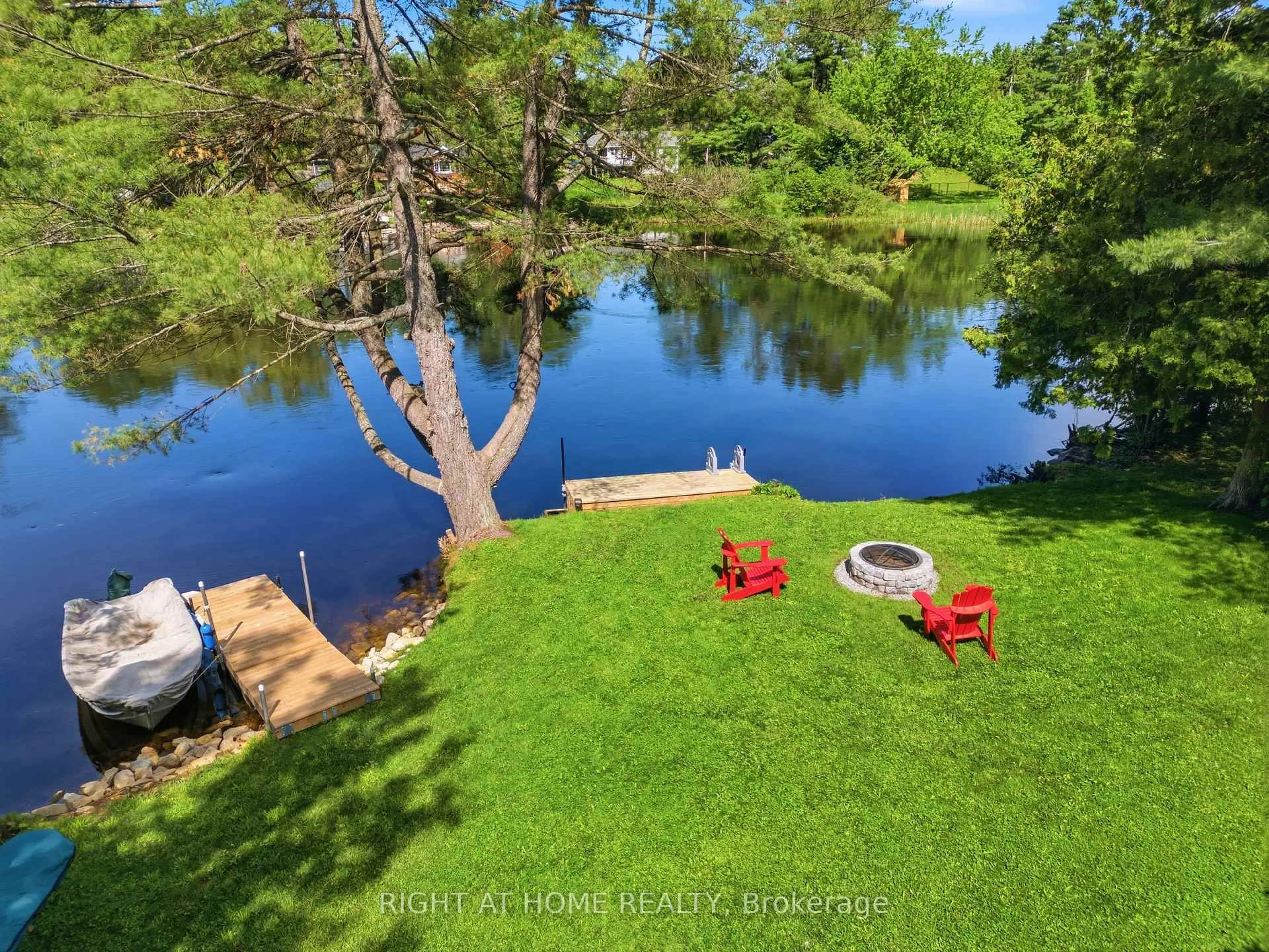 A pic from outside/outdoor area/front of a property/back of a property/a pic from drone, water/lake/river/ocean view for 8168 Laidlaw Ave, Ramara Ontario L0K 2B0
